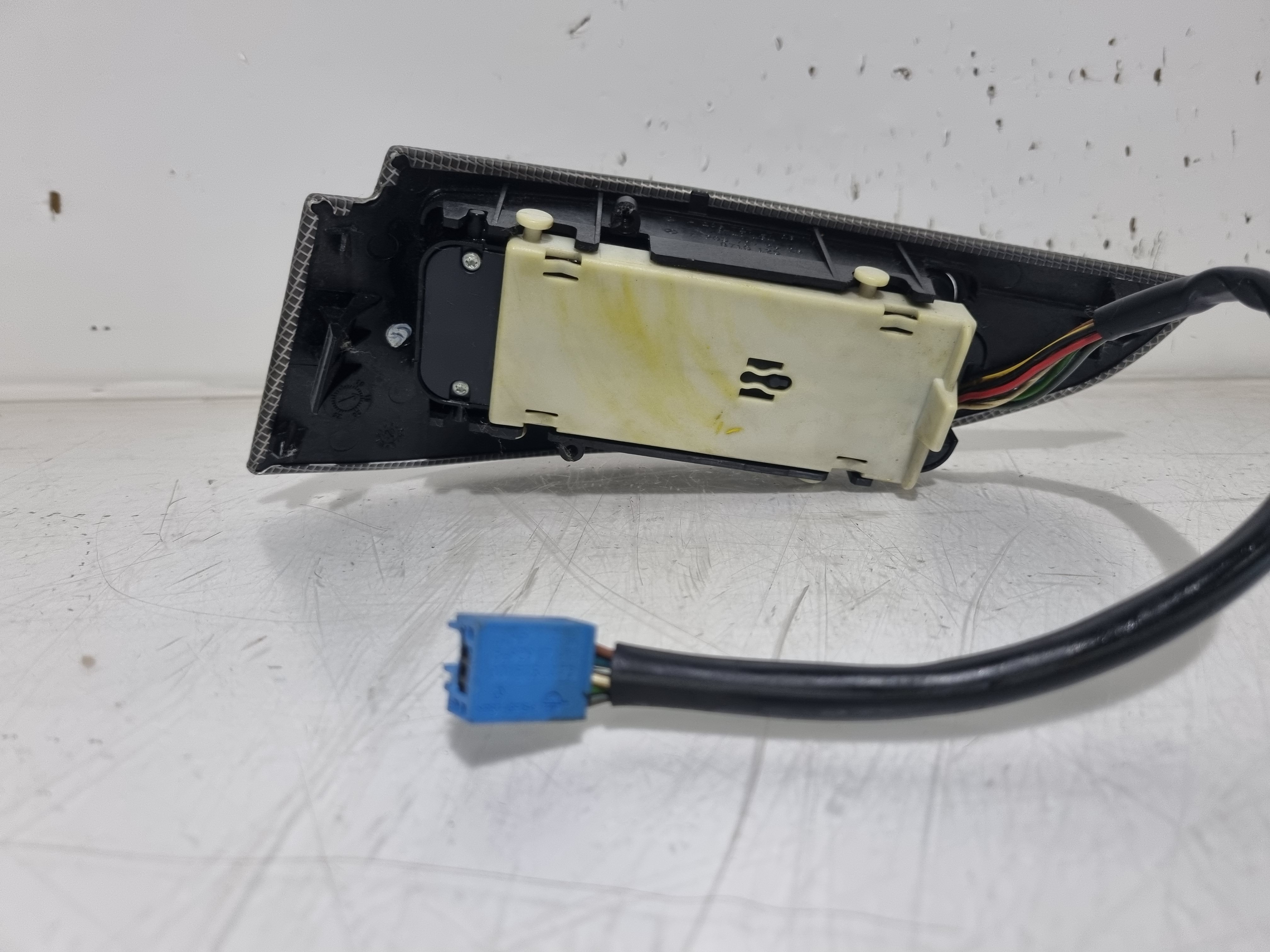 Interruptor Vidros Frente Esquerdo MERCEDES-BENZ C-CLASS (W203) | 00 - 07 Imagem-2