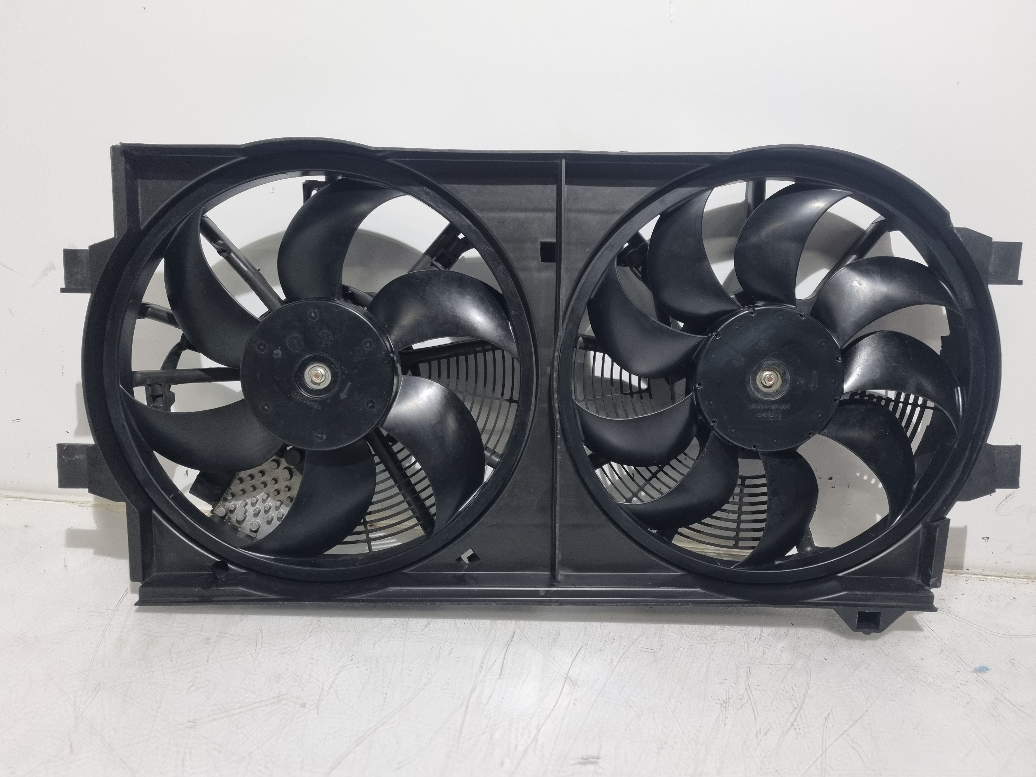 Termo ventiladores NISSAN LEAF (ZE0) | 10 - 