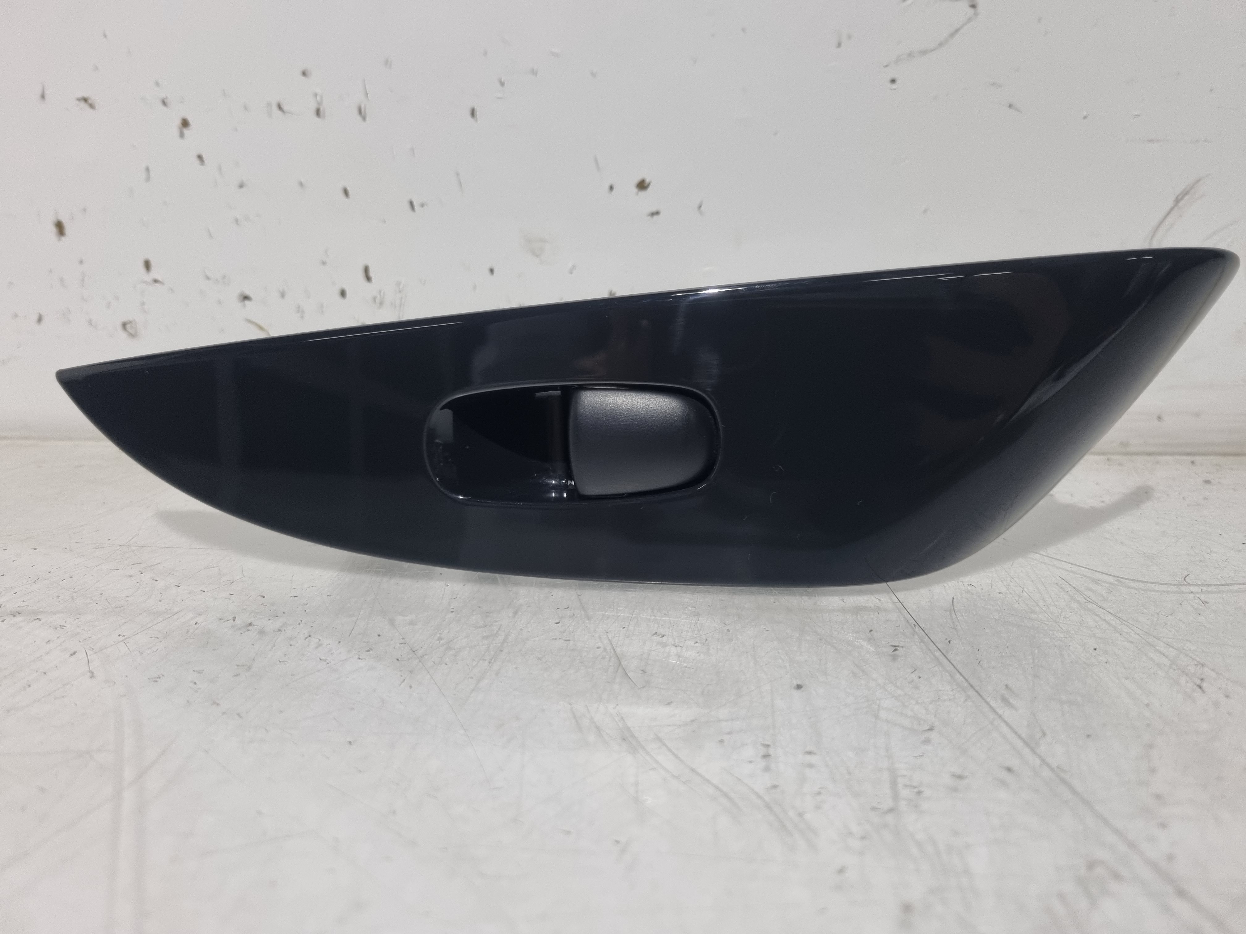 Interruptor Vidros Tras Direito NISSAN LEAF (ZE0) | 10 - 