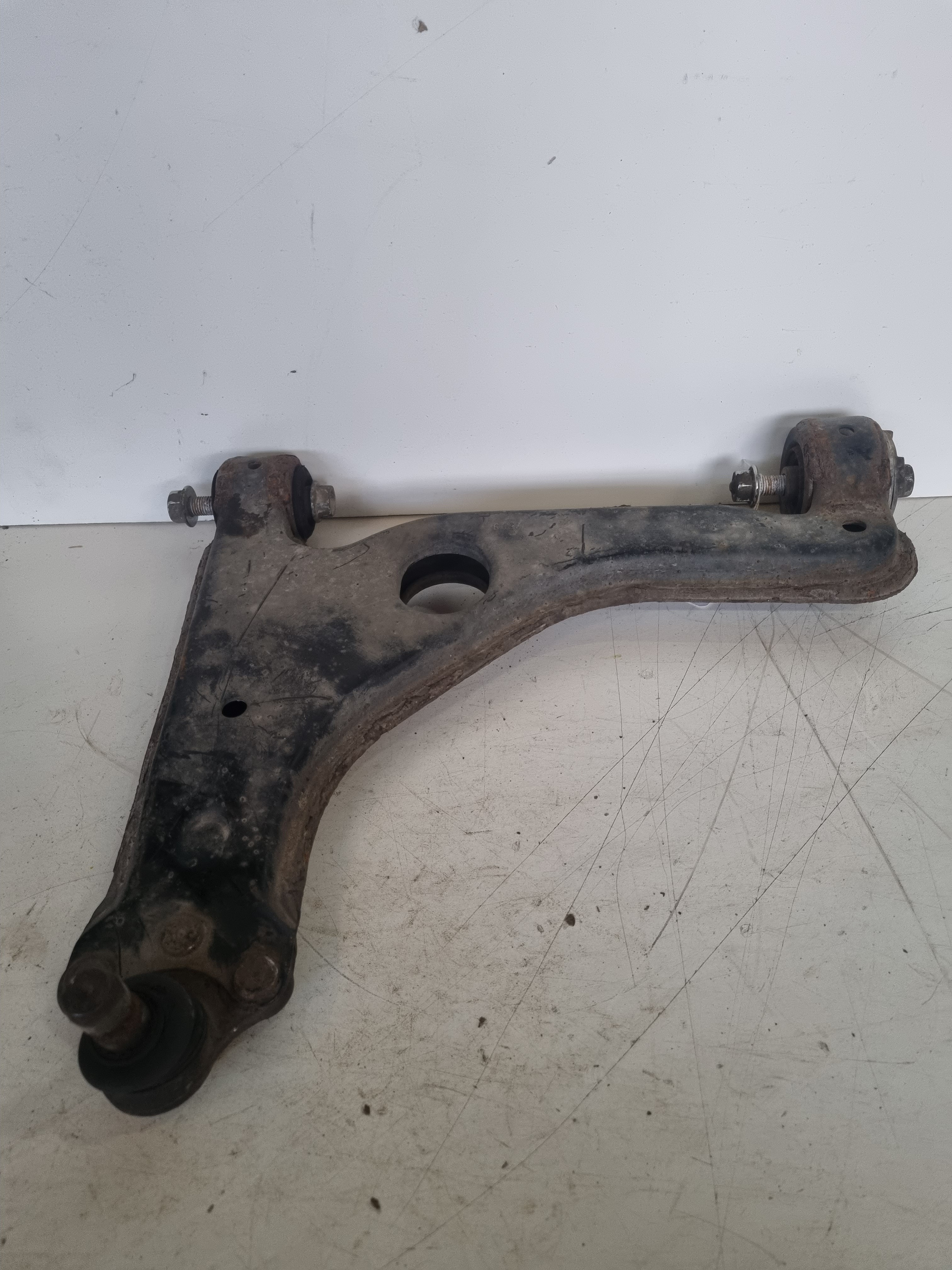 Braço de suspensão pequeno esquerdo OPEL ASTRA H (A04) | 04 - 14