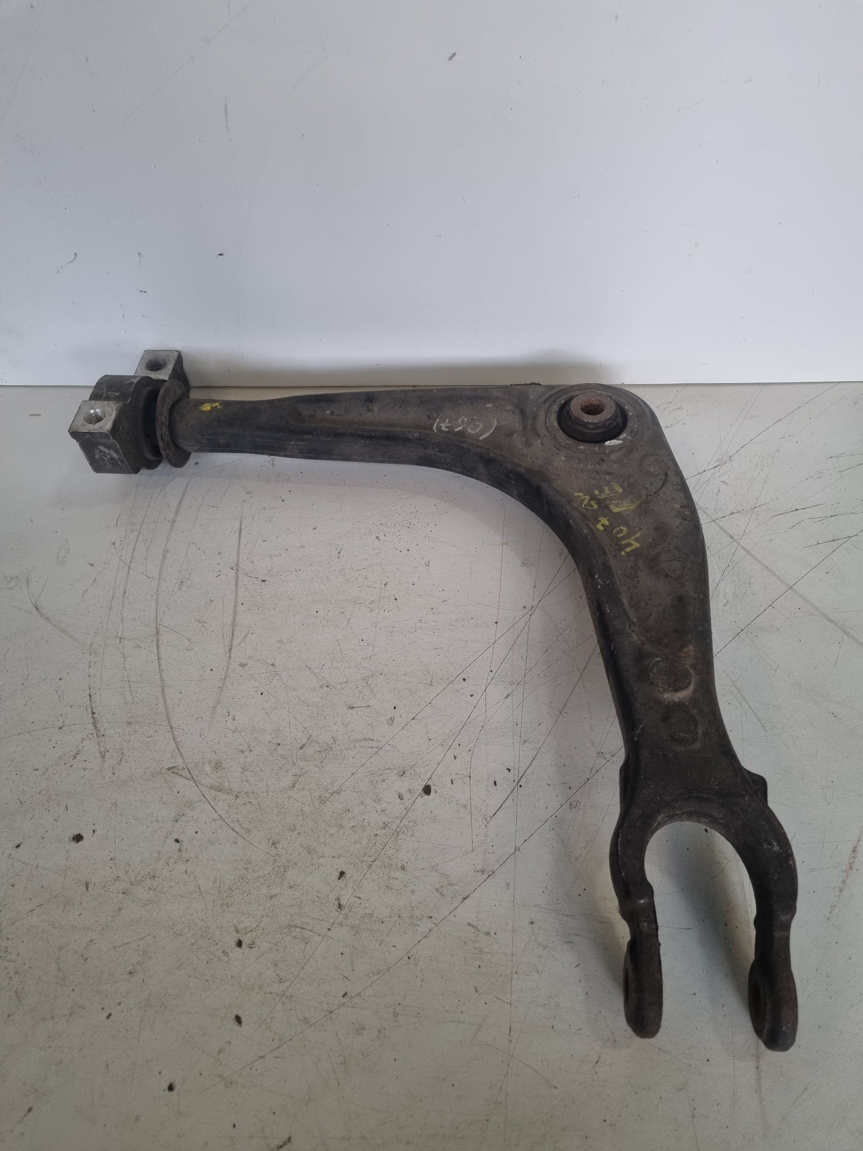 Braço de suspensão pequeno esquerdo PEUGEOT 407 SW (6E_) | 04 - 11 Imagem-1