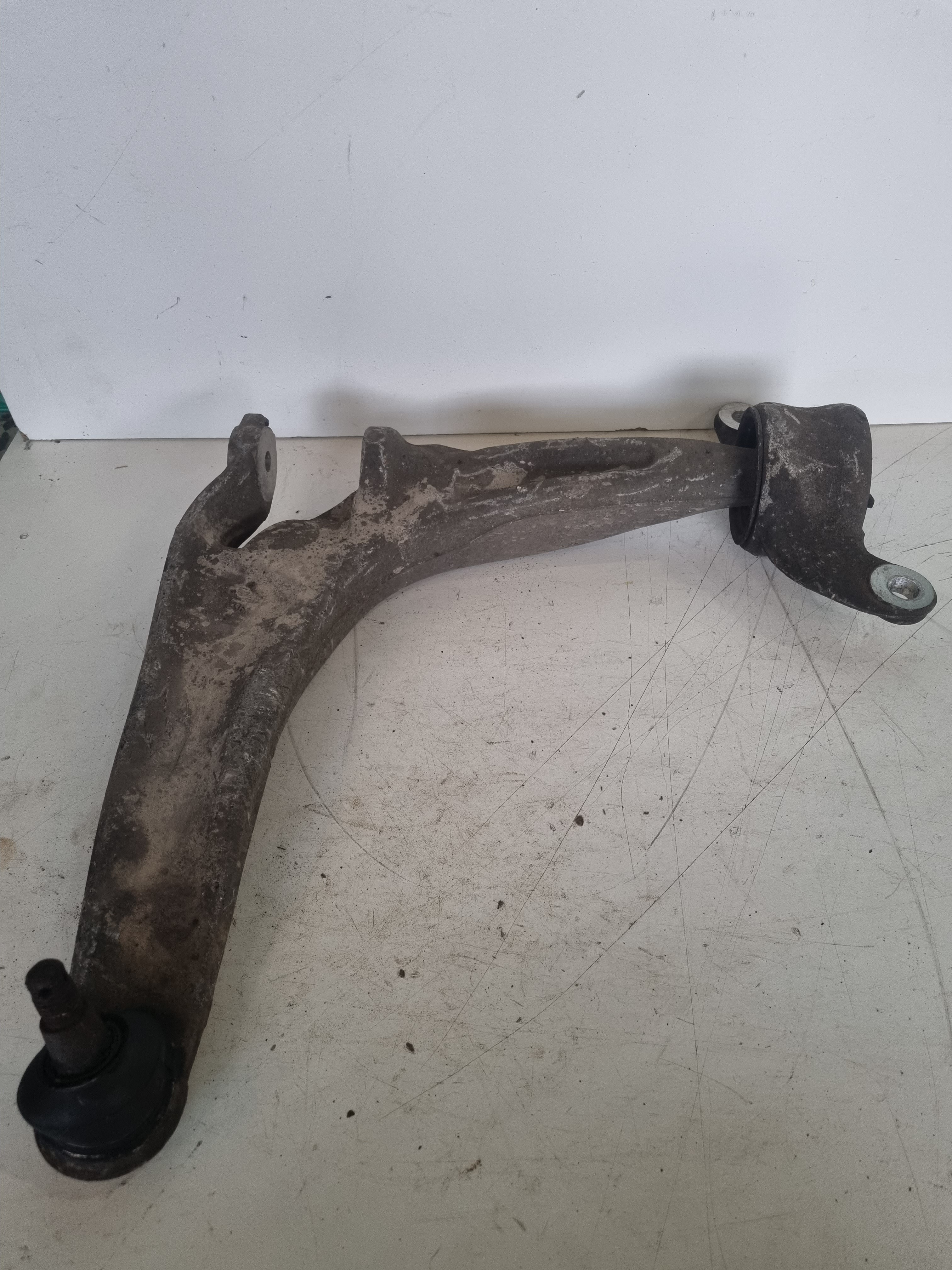 Braço de suspensão pequeno esquerdo HONDA CIVIC VIII Hatchback (FN, FK) | 05 - 