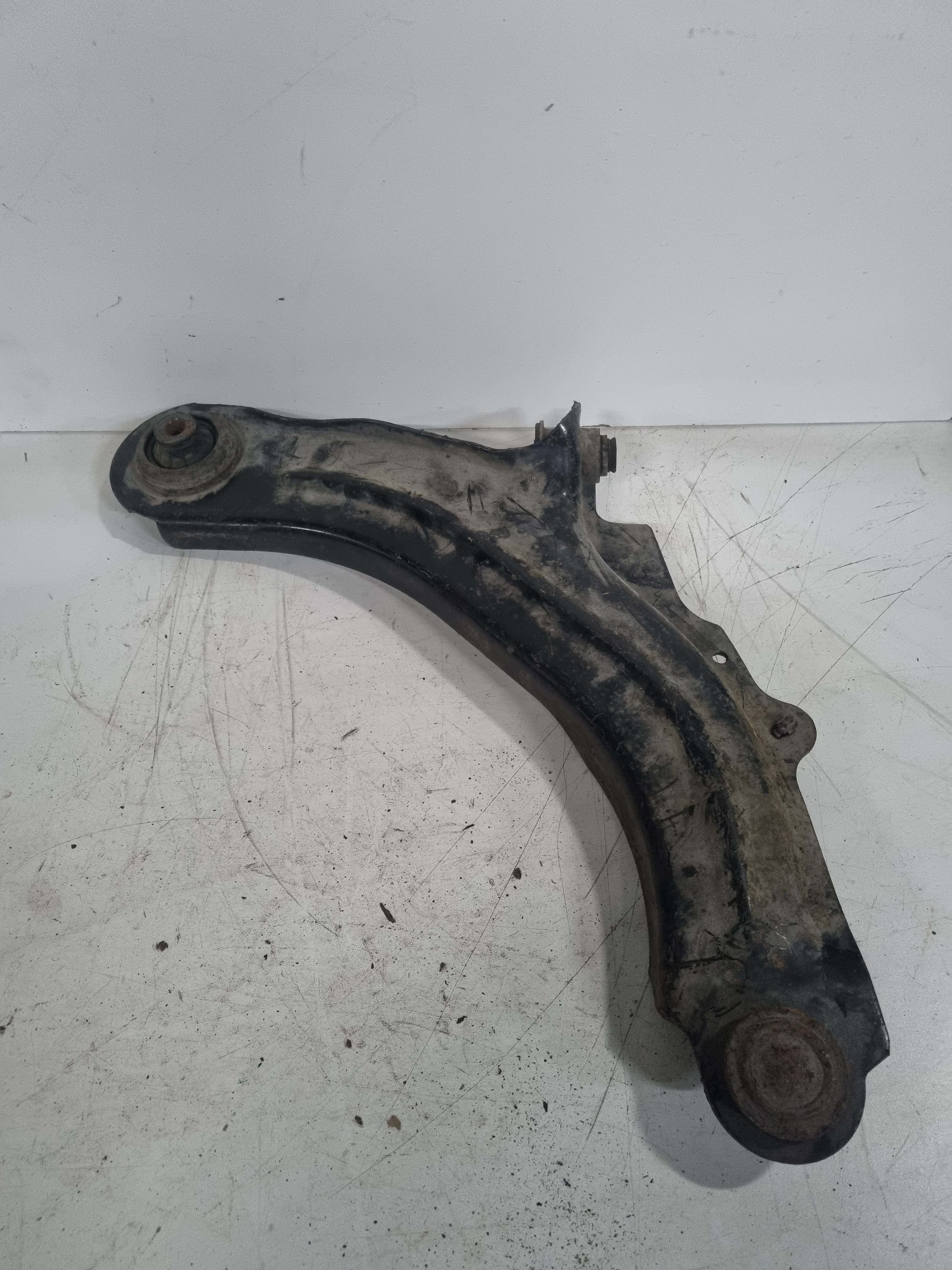 Braço de suspensão pequeno esquerdo RENAULT MEGANE II (BM0/1_, CM0/1_) | 01 - 12 Imagem-1