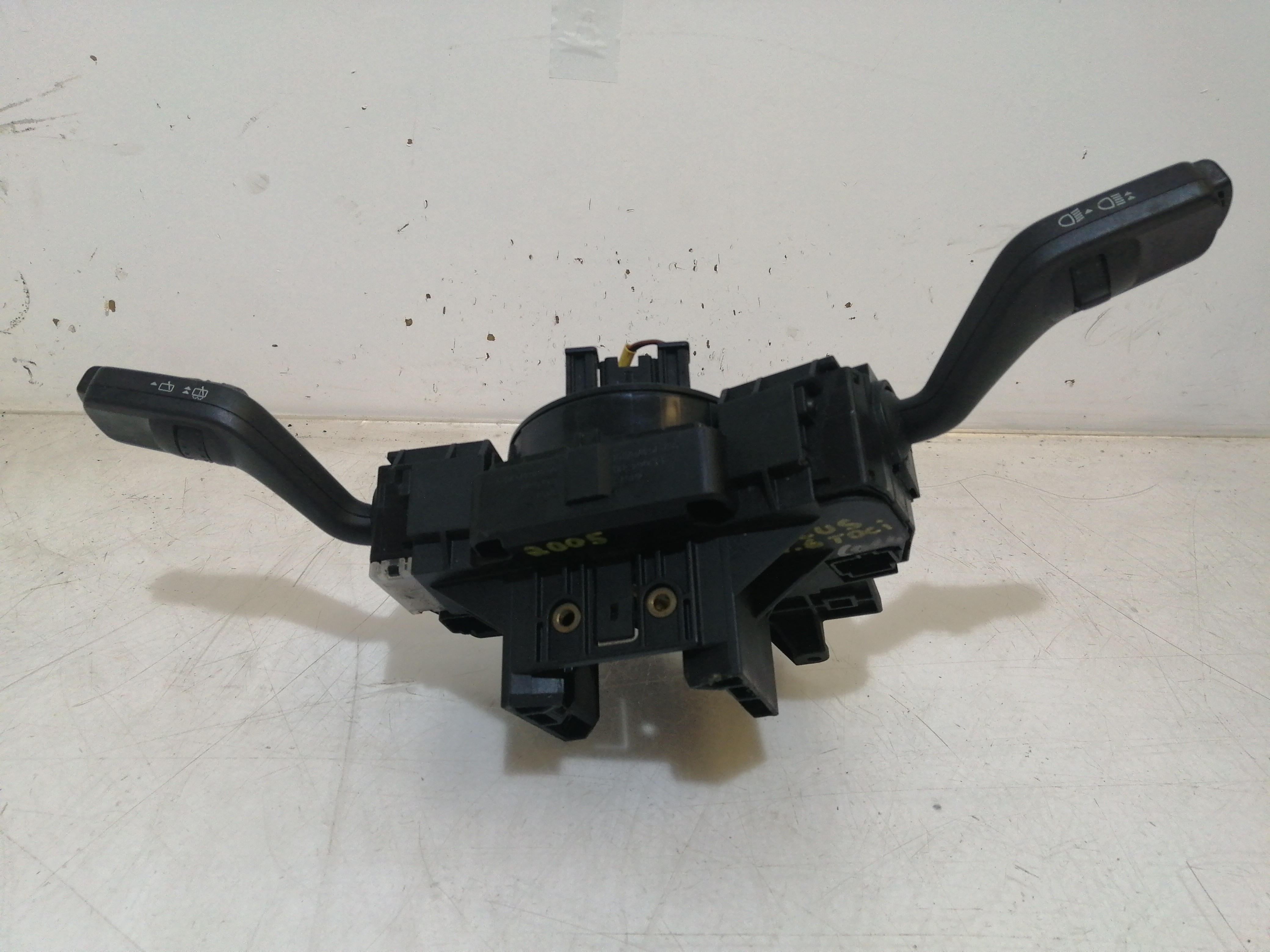 Manipulos luzes / limpas Conjunto  FORD FOCUS II (DA_, HCP, DP) | 04 - 13 Imagem-1