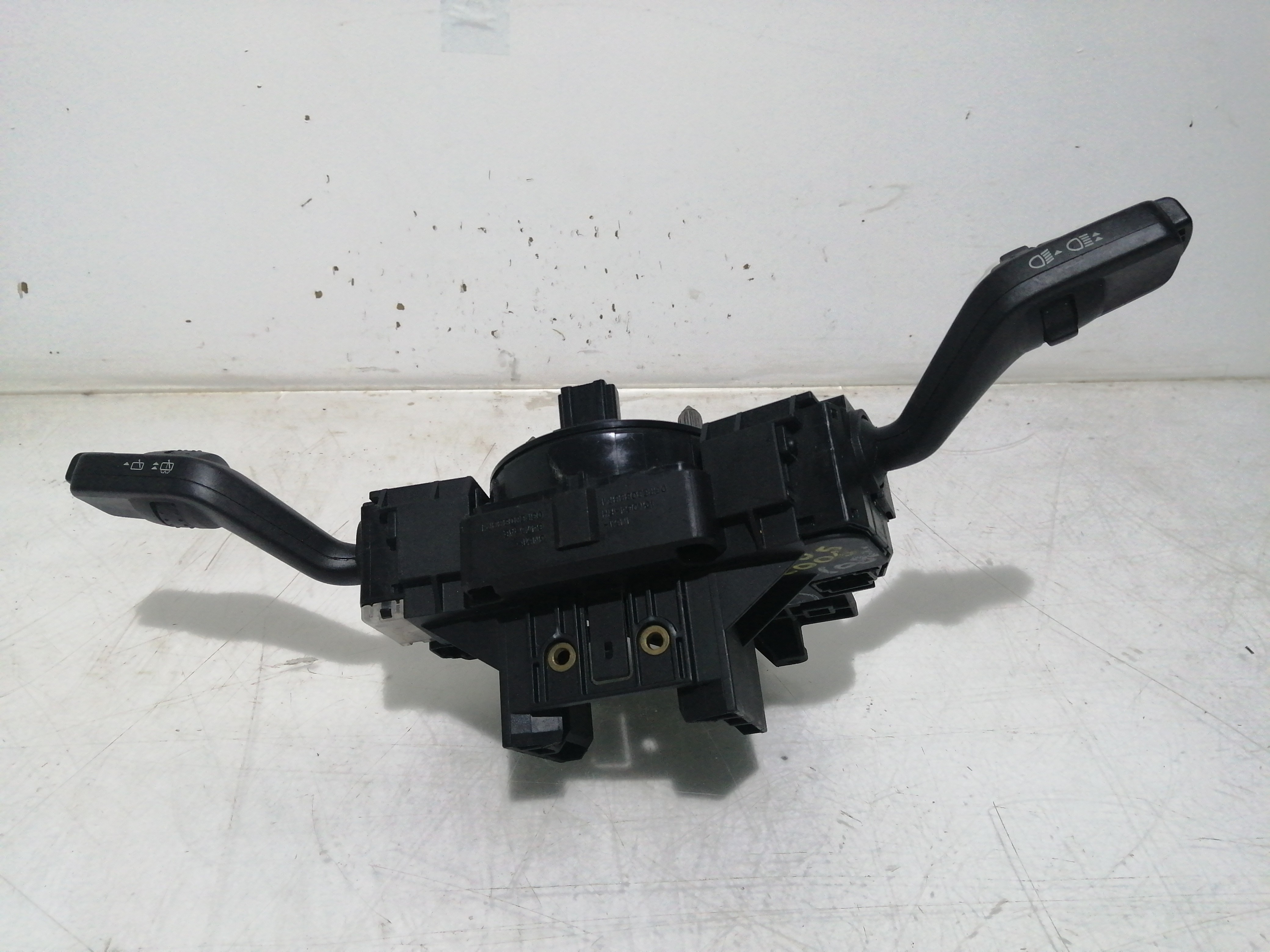 Manipulos luzes / limpas Conjunto  FORD FOCUS II (DA_, HCP, DP) | 04 - 13 Imagem-1