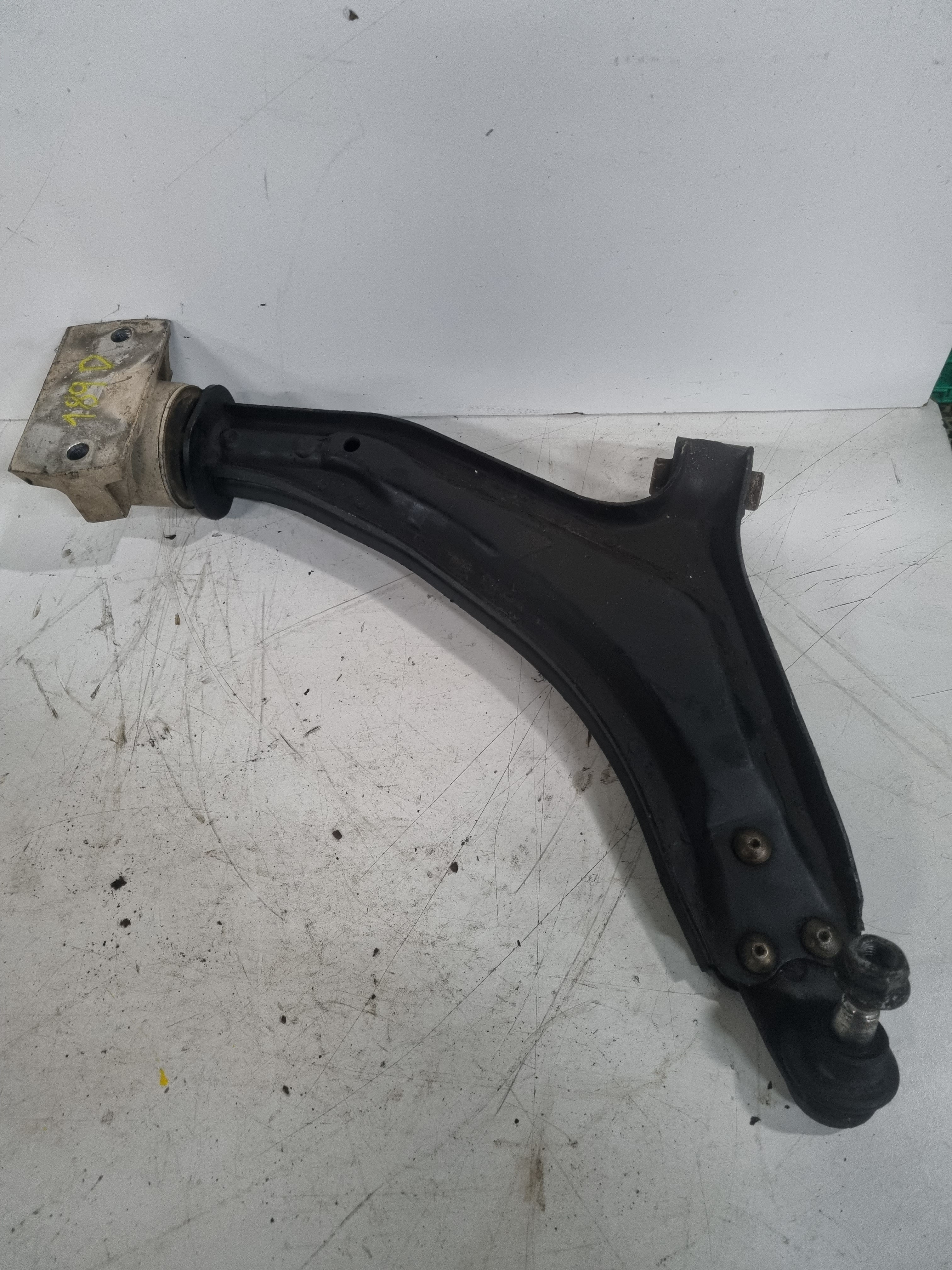 Braço de Suspensão da Roda Frente Direita LAND ROVER FREELANDER (L314) | 98 - 06