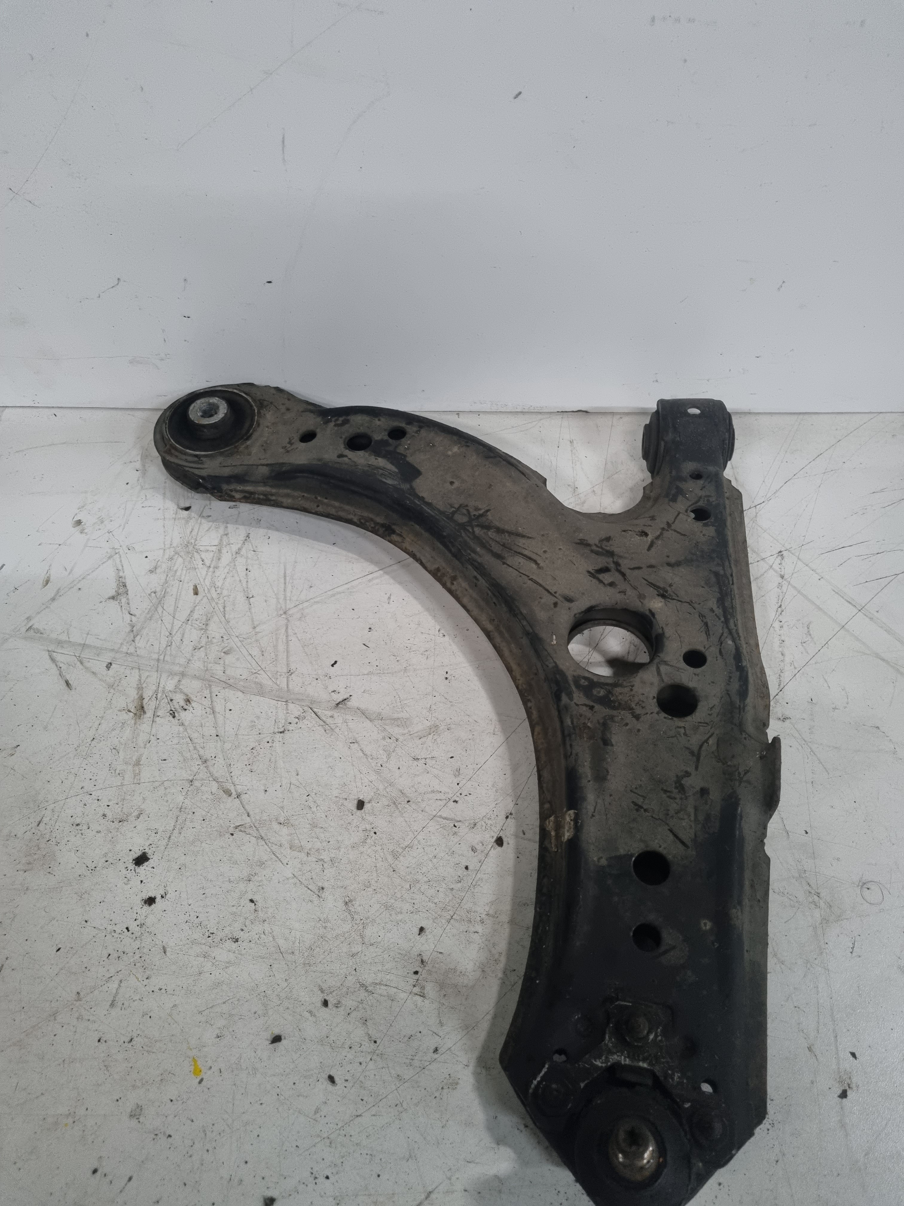 Braço de Suspensão da Roda Frente Direita VOLKSWAGEN GOLF IV (1J1) | 97 - 07
