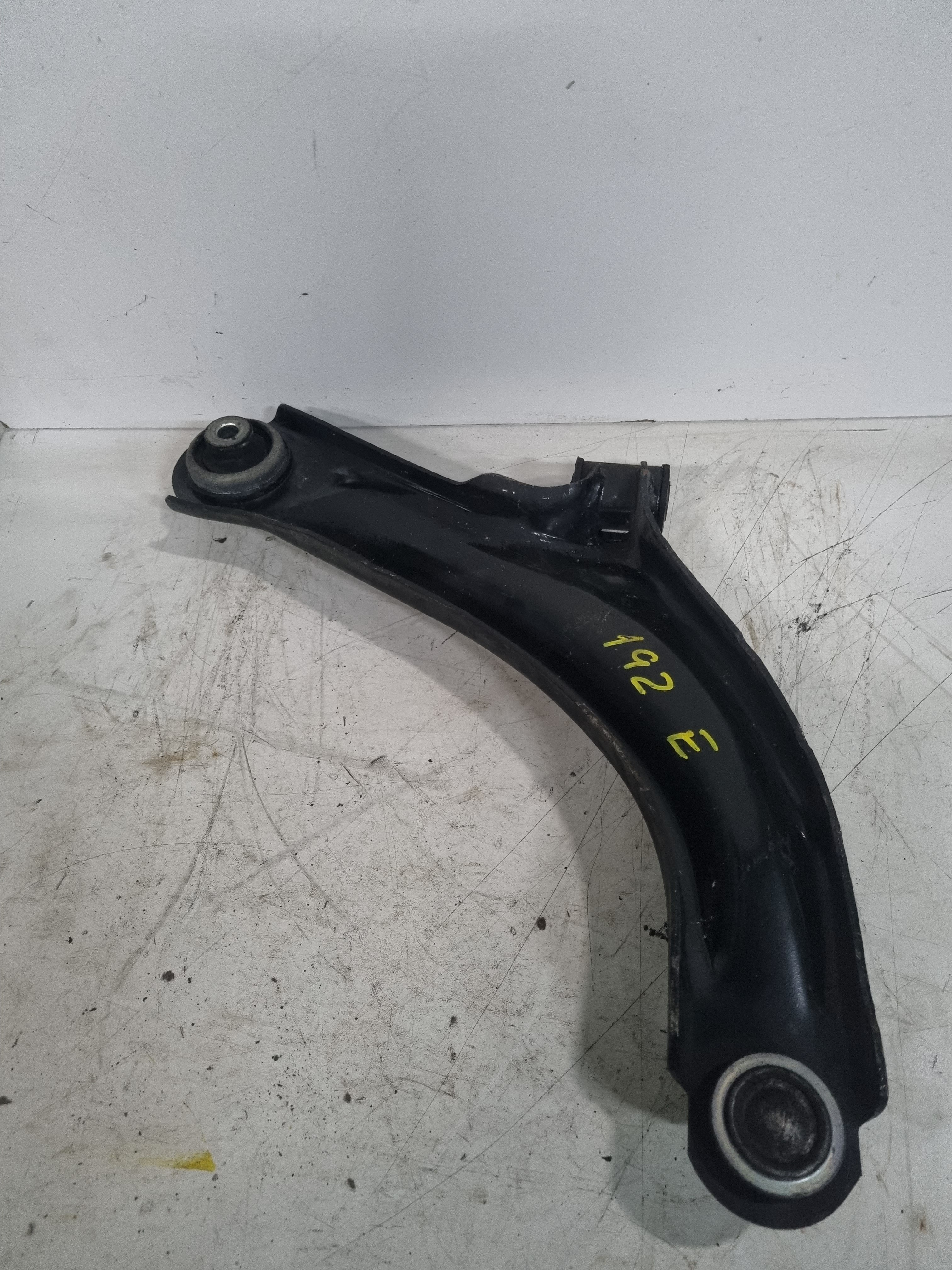 Braço de suspensão pequeno esquerdo RENAULT CLIO III (BR0/1, CR0/1) | 05 -  Imagem-1