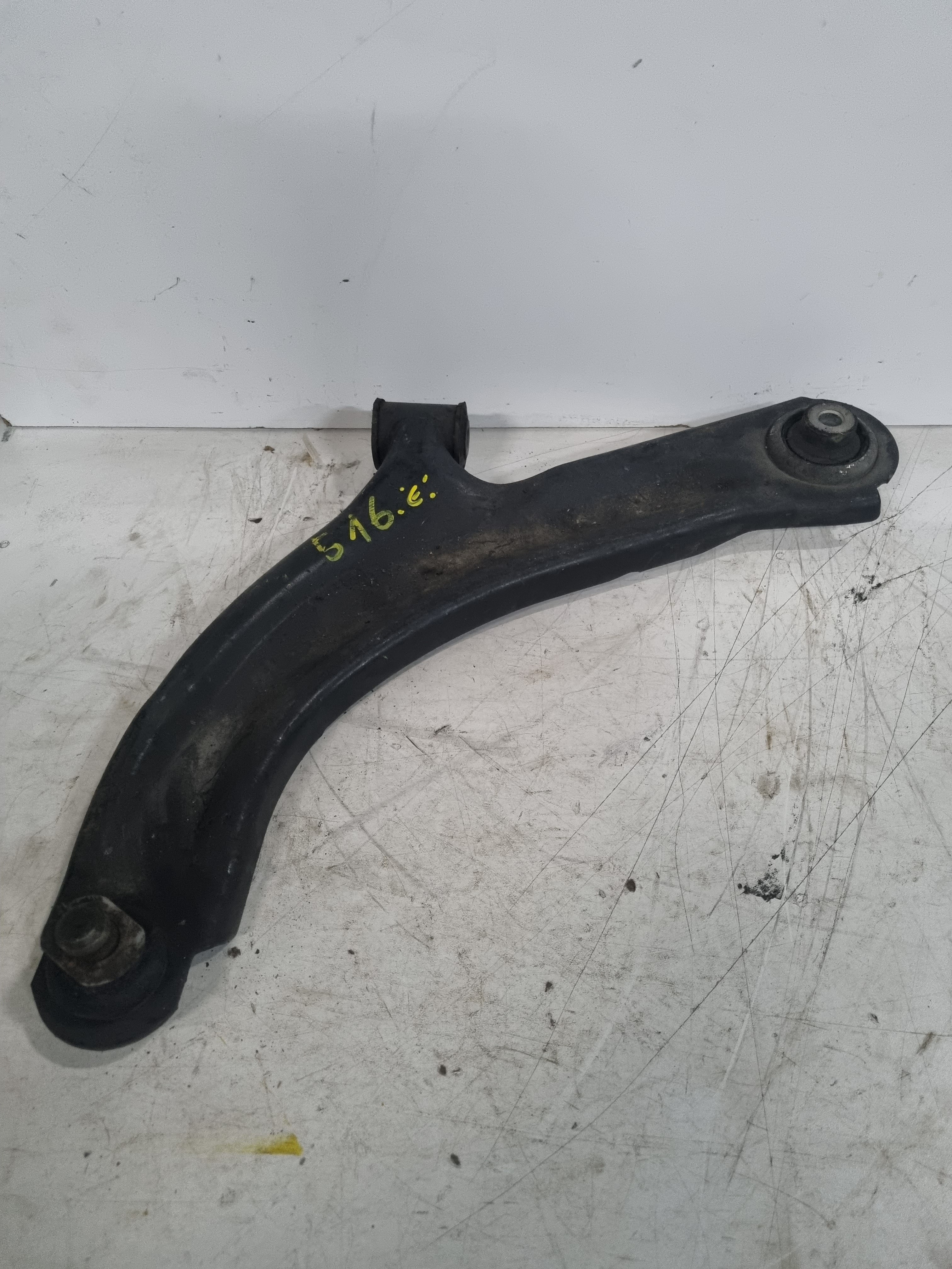 Braço de suspensão pequeno esquerdo RENAULT CLIO III (BR0/1, CR0/1) | 05 - 