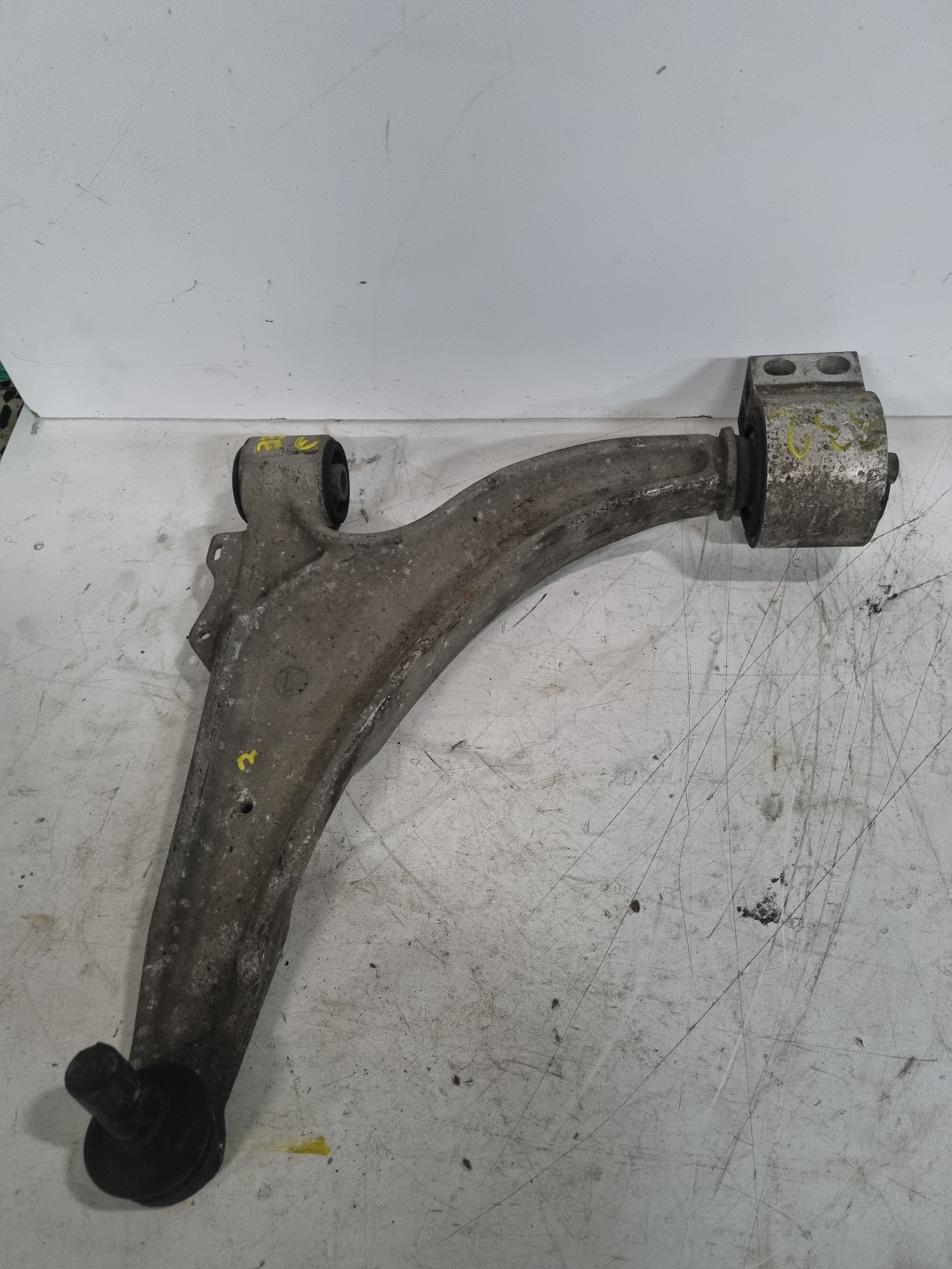 Braço de suspensão pequeno esquerdo OPEL ASTRA J (P10) | 09 - 15
