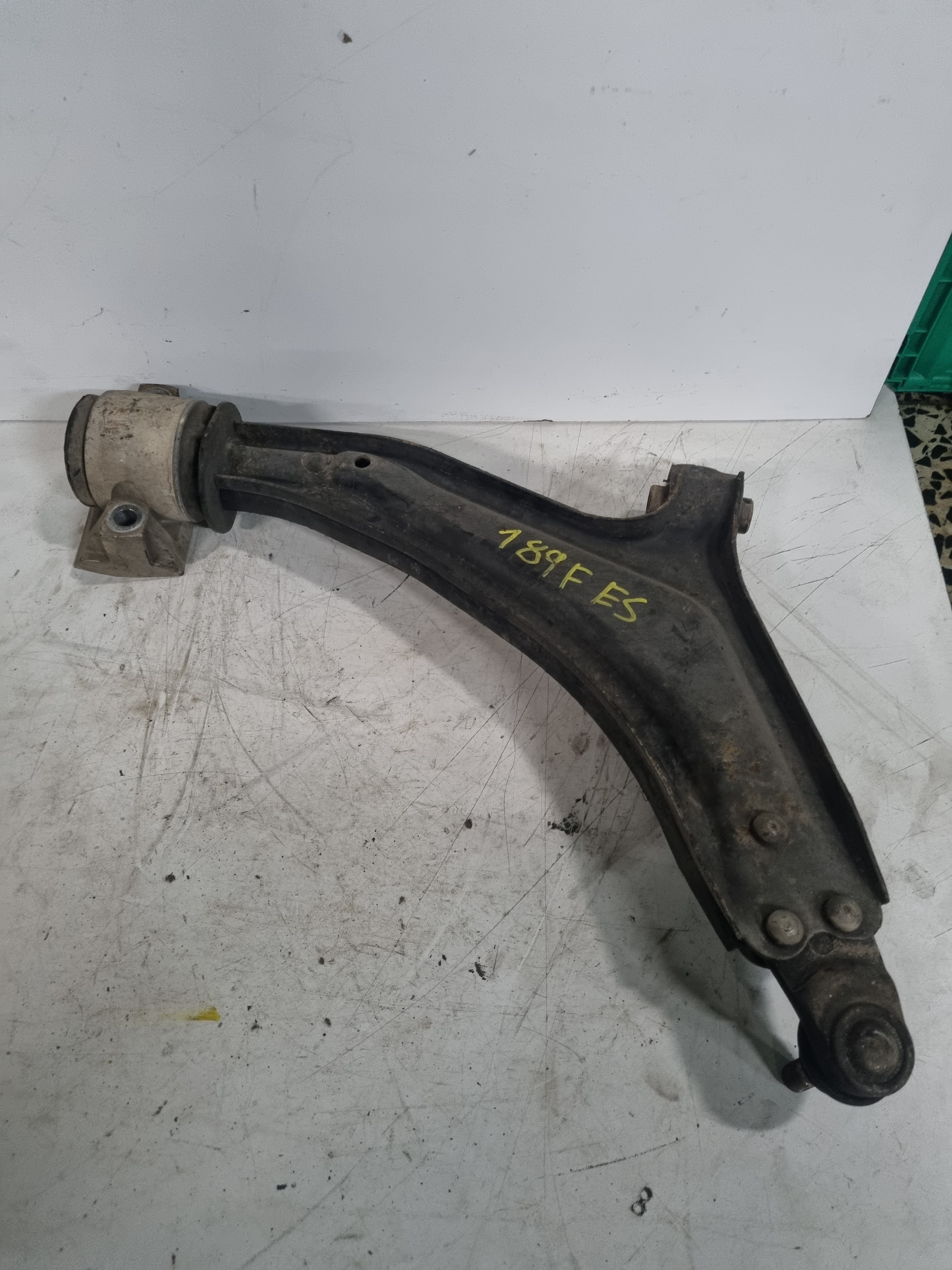 Braço de suspensão pequeno esquerdo LAND ROVER FREELANDER (L314) | 98 - 06 Imagem-1