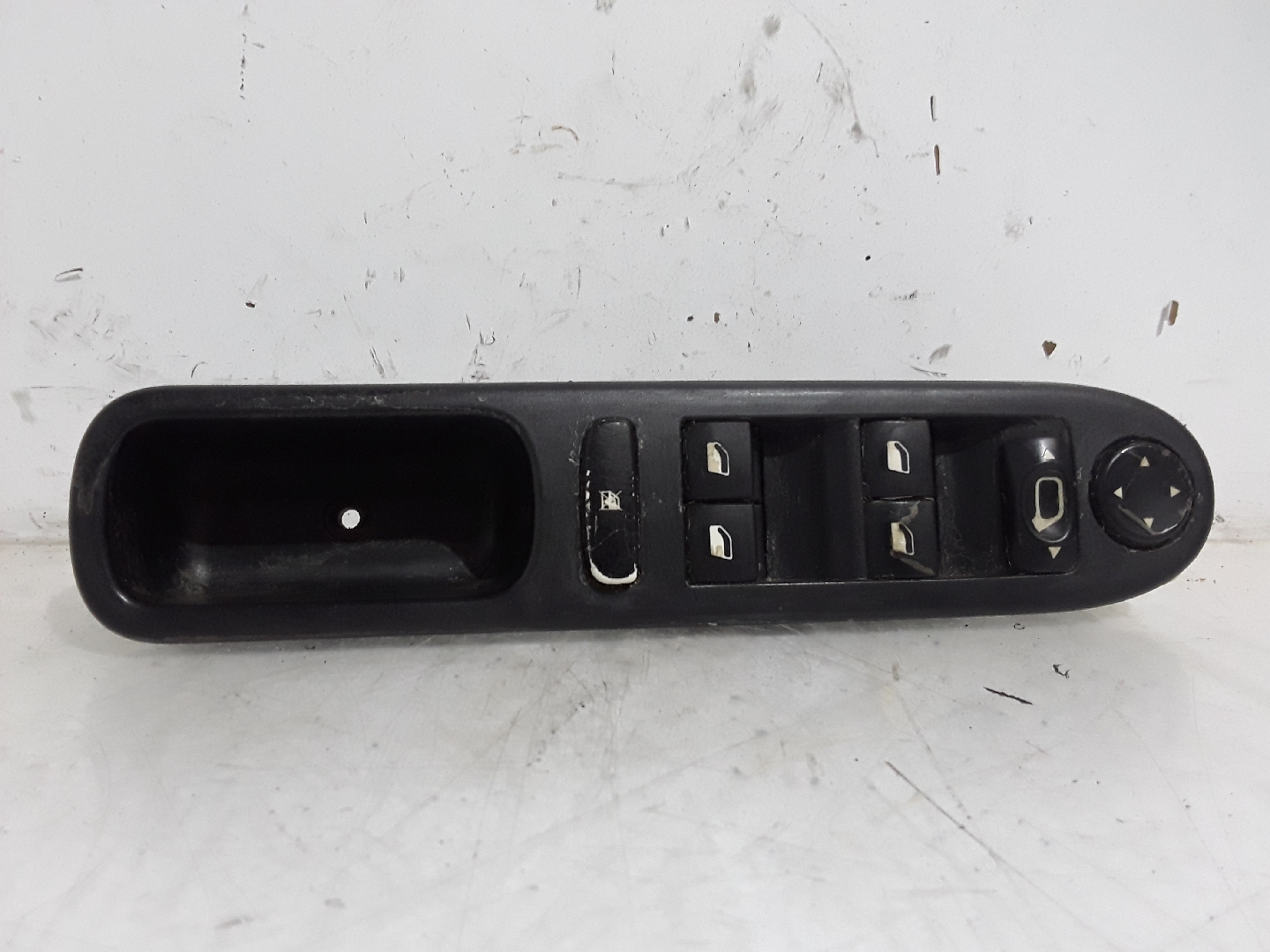 Interruptor Vidros Frente Esquerdo PEUGEOT 307 Break (3E) | 02 - 09
