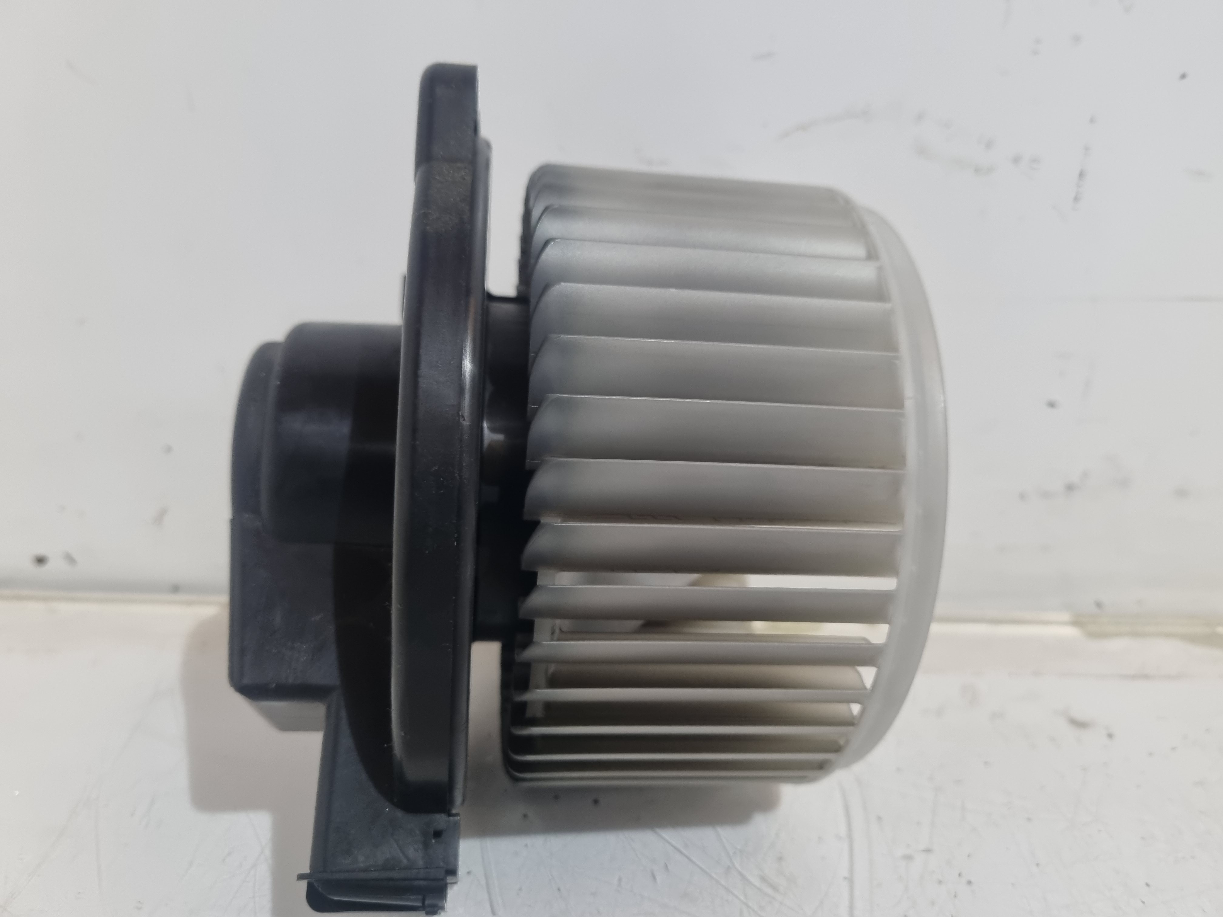 Motor da Climatizaçao / Sofagem MITSUBISHI GRANDIS (NA_W) | 03 - 11 Imagem-1