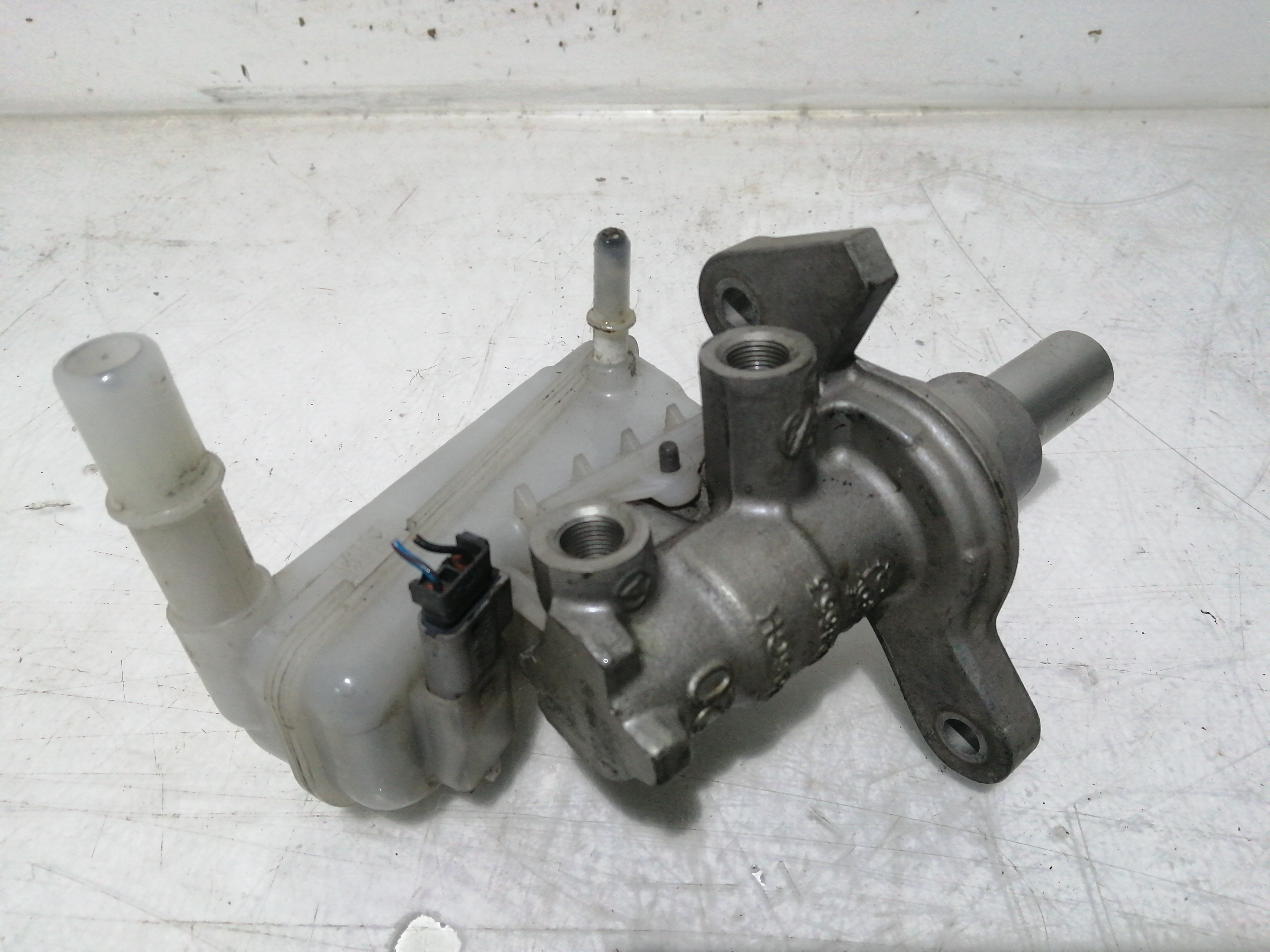 Bomba dos Travões FORD FIESTA VI (CB1, CCN) | 08 -  Imagem-1