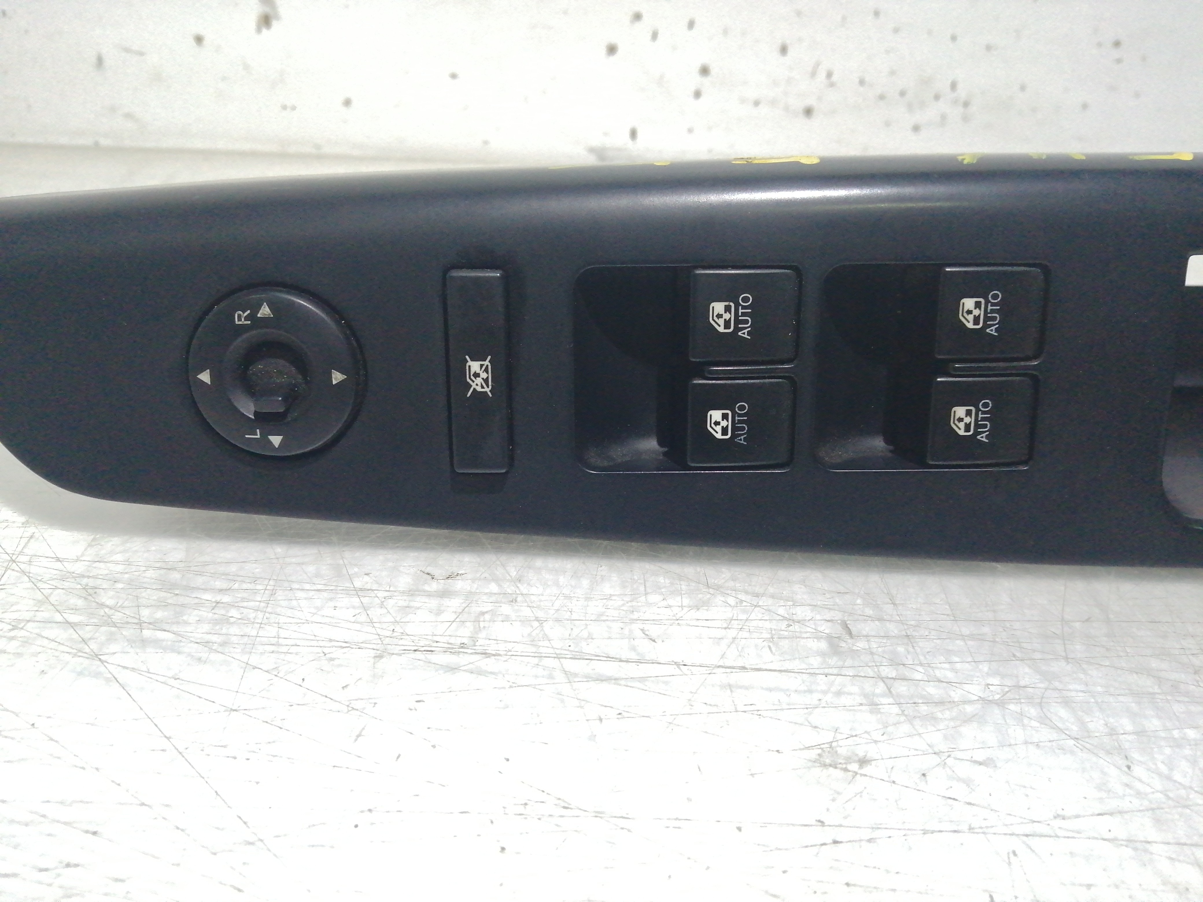 Interruptor Vidros Frente Esquerdo KIA CEED SW (ED) | 07 - 12 Imagem-1