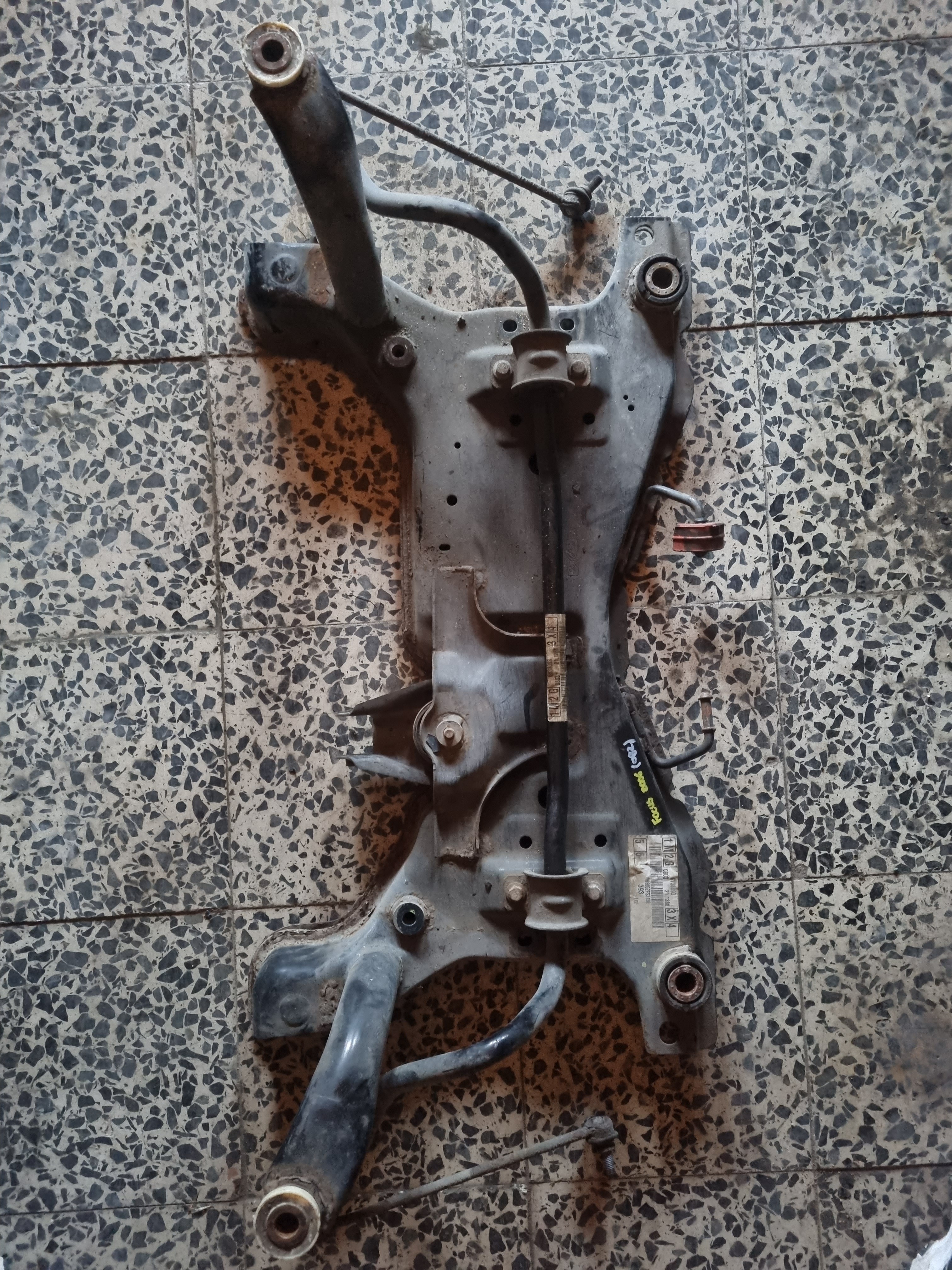 Charriot FORD FOCUS II (DA_, HCP, DP) | 04 - 13