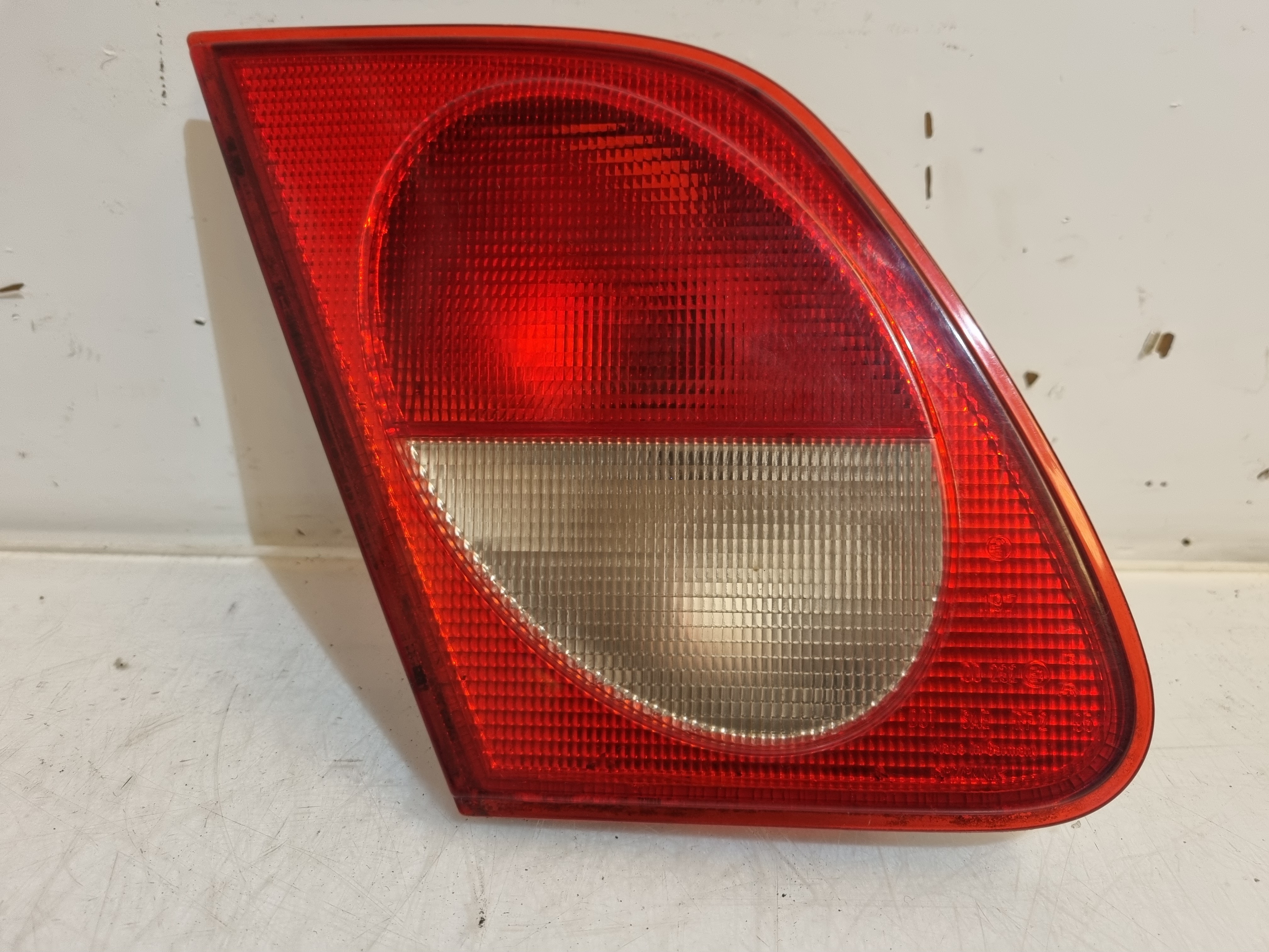 Farolim da Mala Esquerdo MERCEDES-BENZ E-CLASS (W210) | 95 - 03