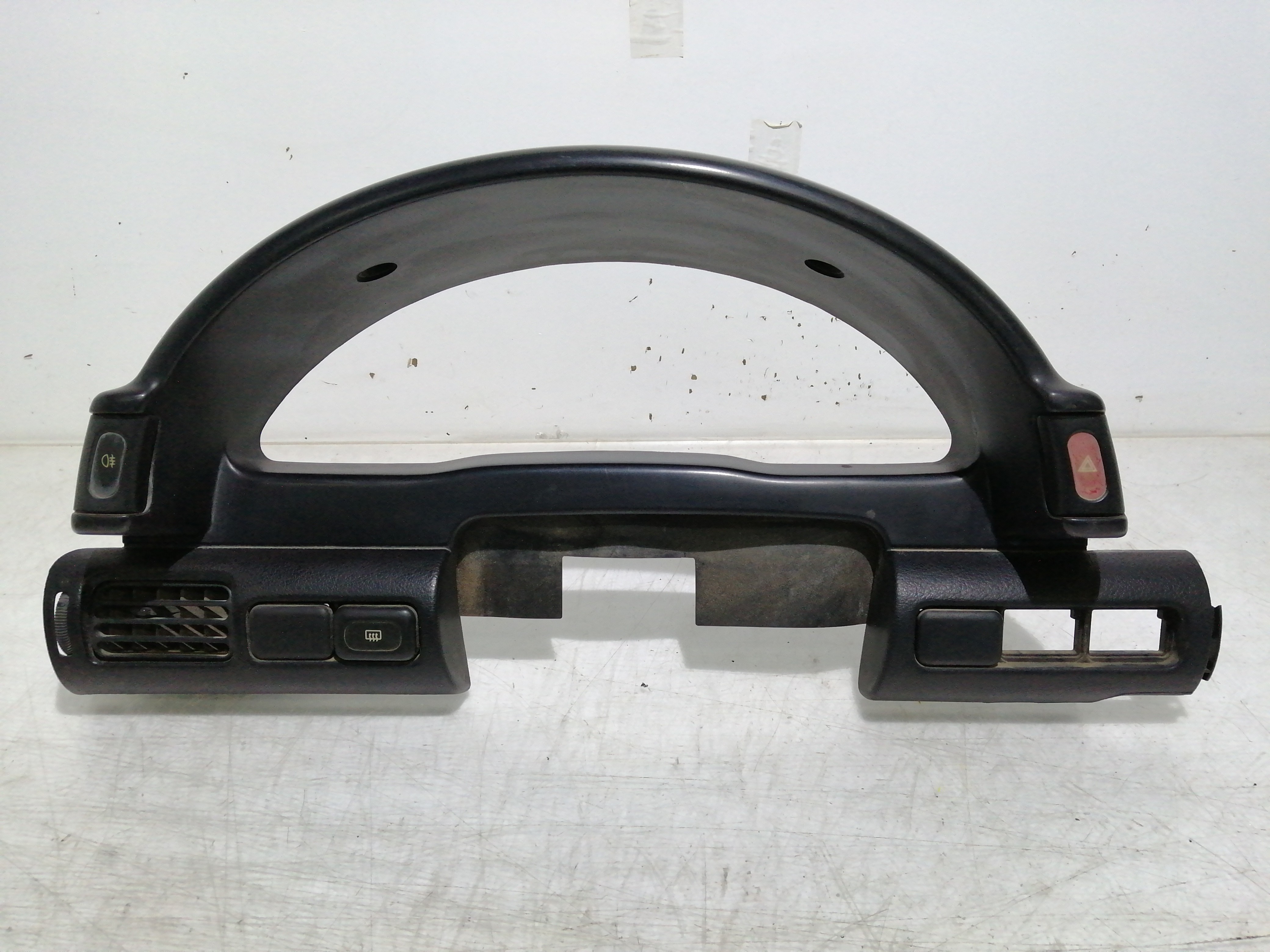 Friso Tablier NISSAN VANETTE CARGO Autocarro (HC 23) | 94 - 01