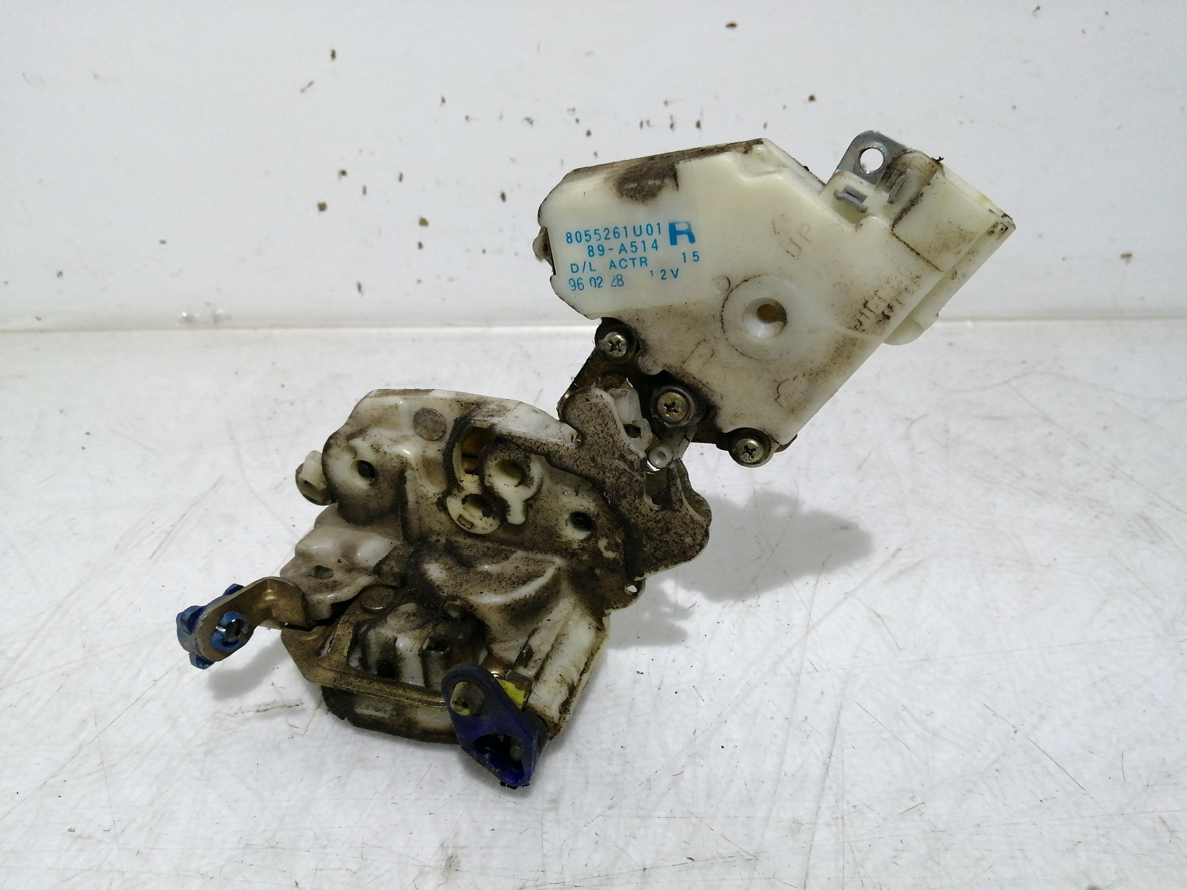 Fecho da Porta Frente Direito NISSAN VANETTE CARGO Autocarro (HC 23) | 94 - 01