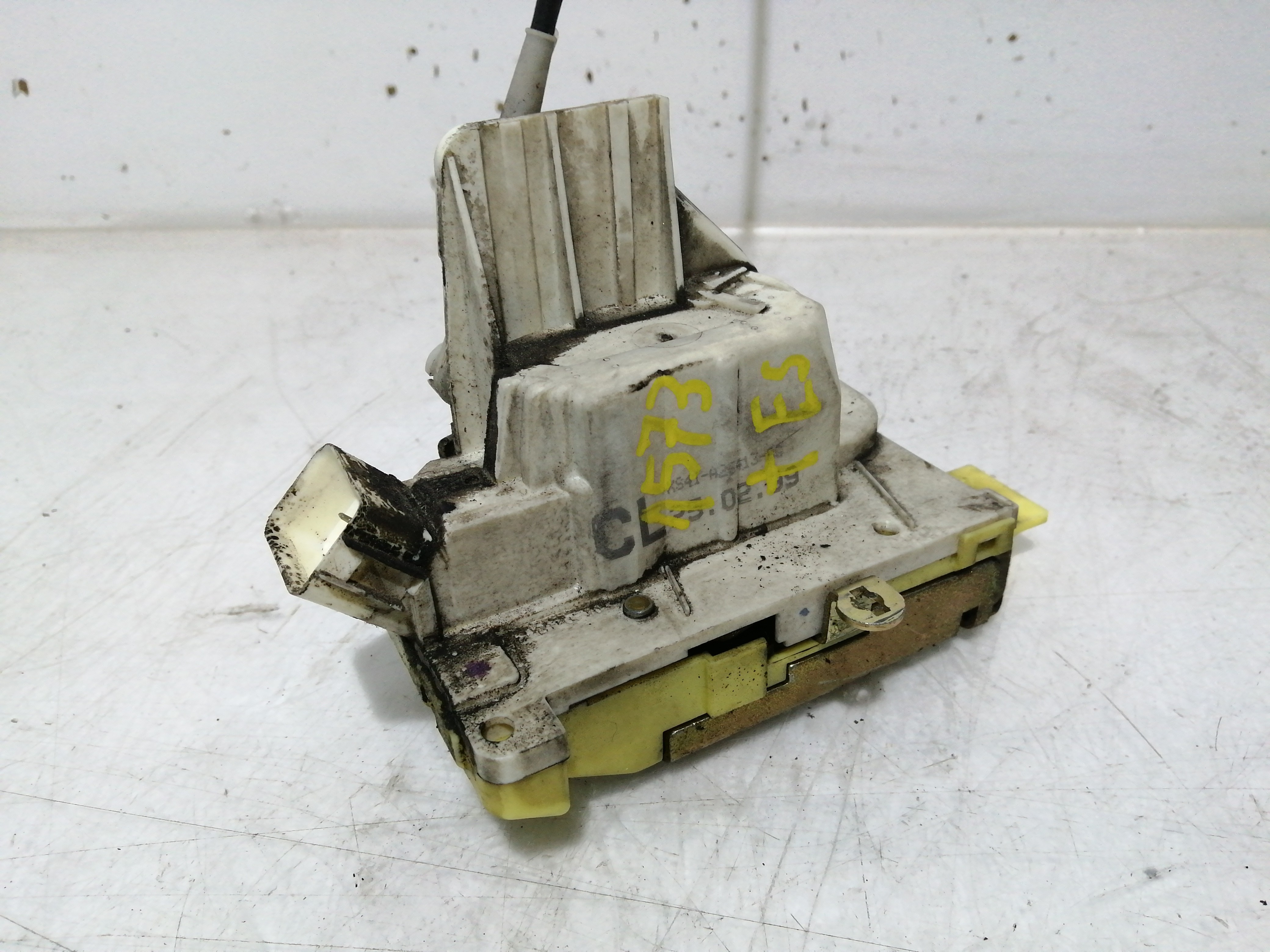 Fecho da Porta Trás Esquerdo FORD FOCUS (DAW, DBW) | 98 - 09