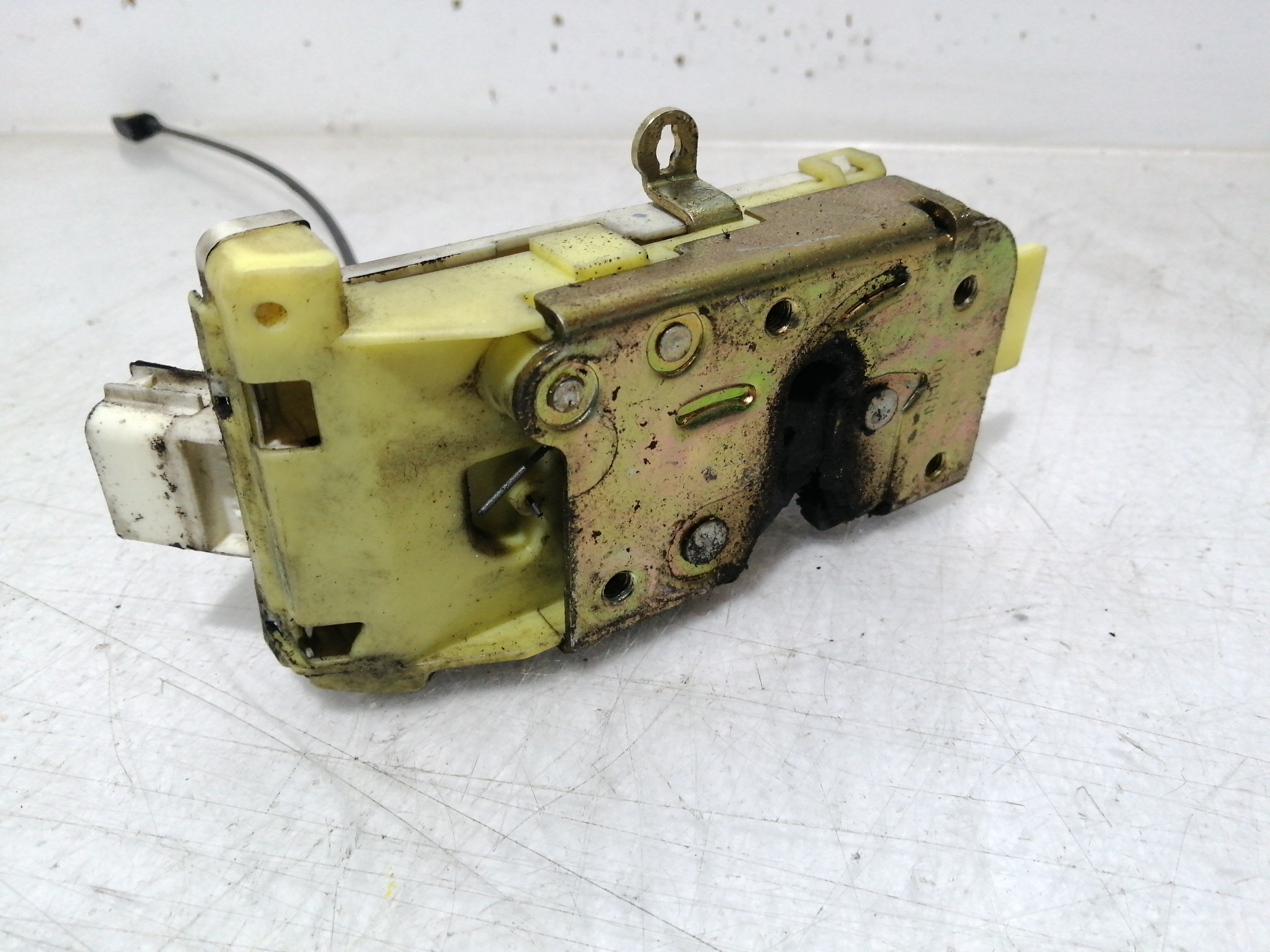 Fecho da Porta Trás Esquerdo FORD FOCUS (DAW, DBW) | 98 - 09 Imagem-1