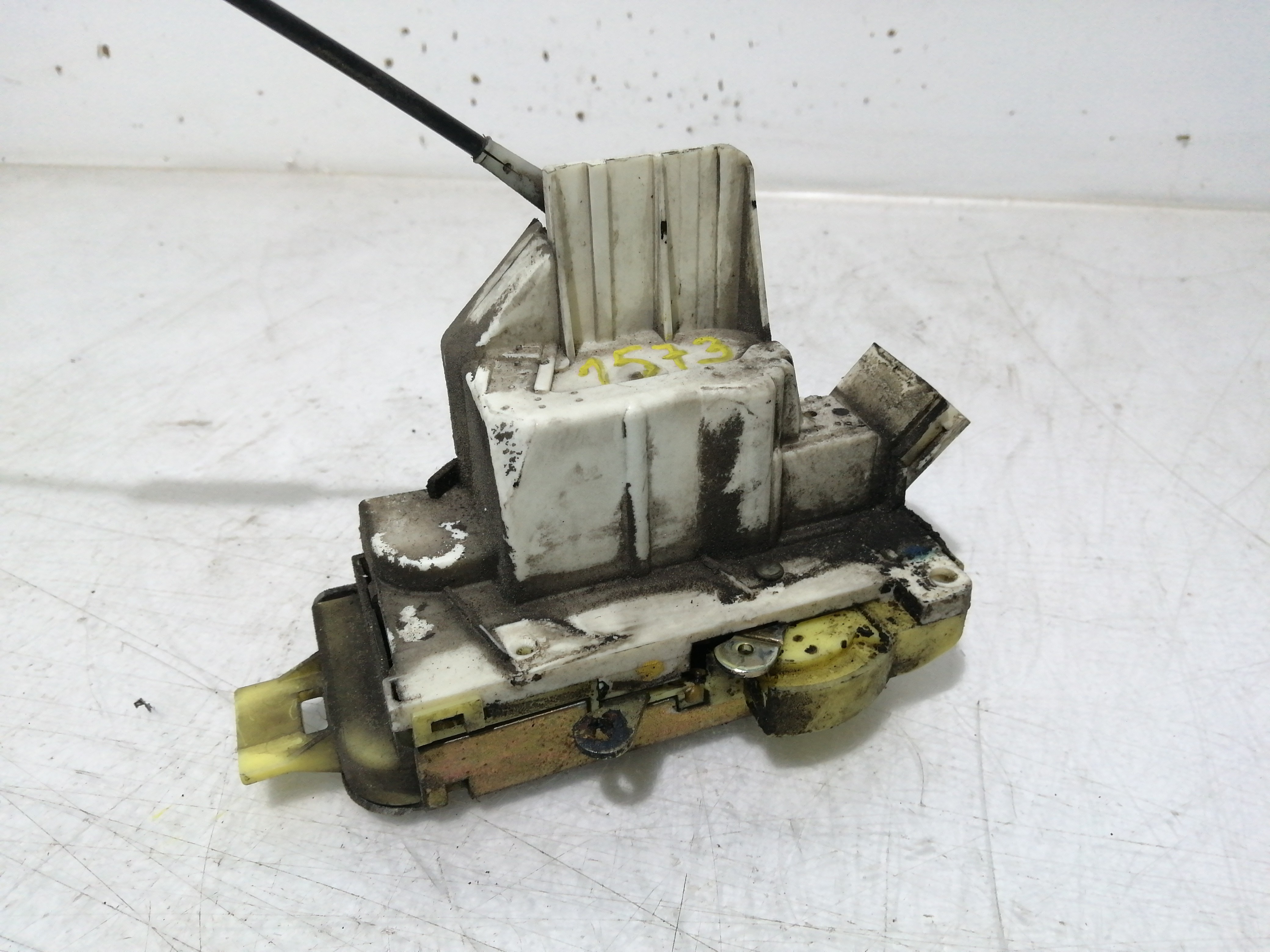 Fecho da Porta Frente Direito FORD FOCUS (DAW, DBW) | 98 - 09