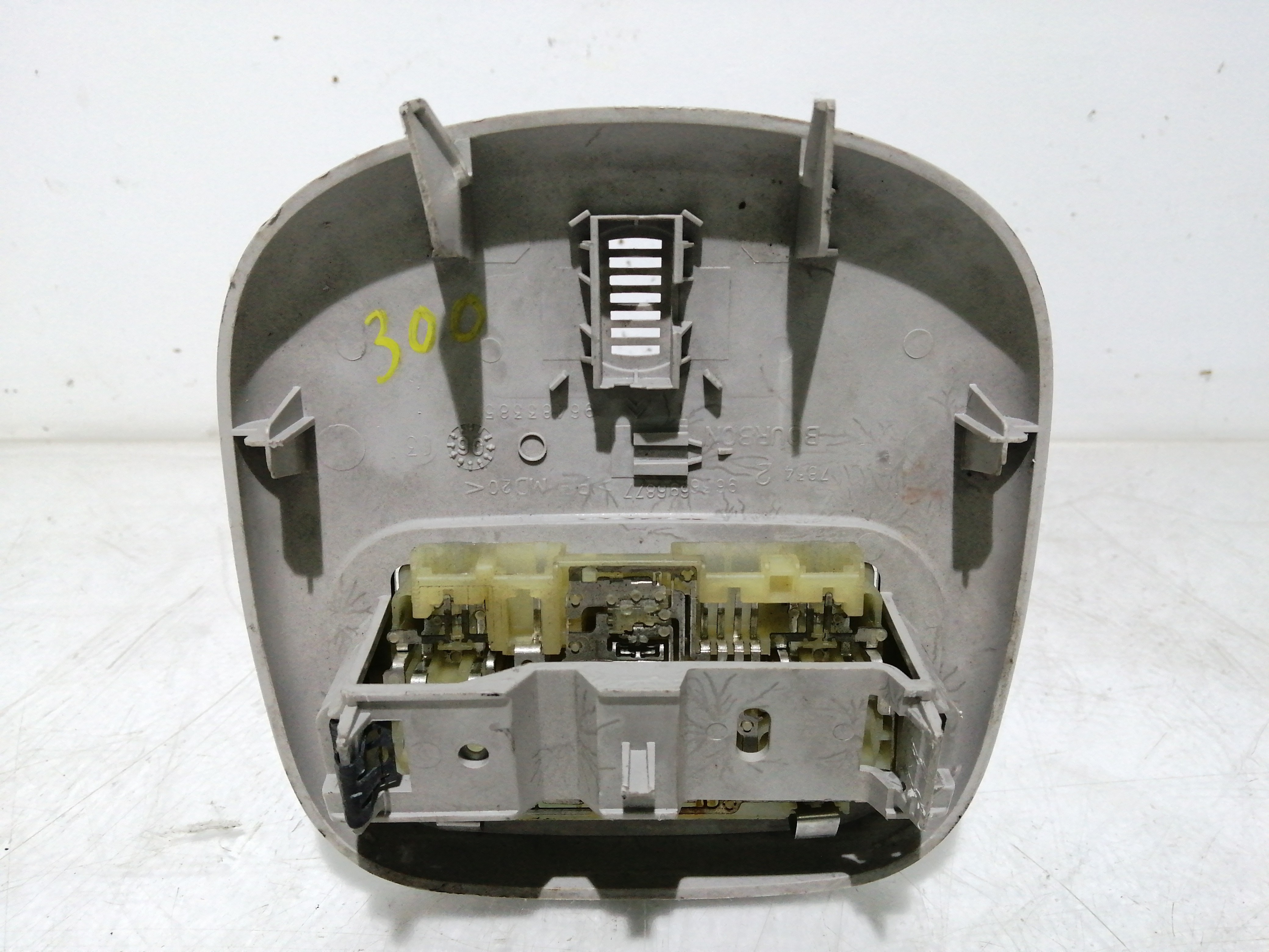 Luz teto frente plafonier PEUGEOT 207 (WA_, WC_) | 06 - 15 Imagem-1
