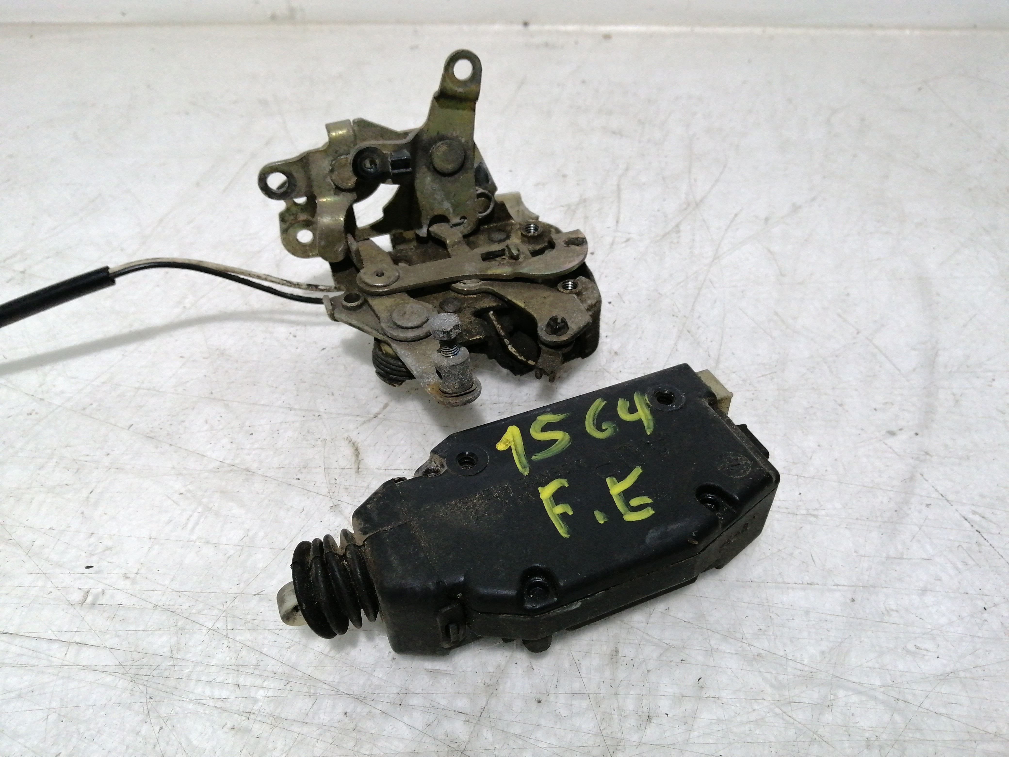 Fecho da Porta Frente Esquerdo CITROEN BX (XB-_) | 82 - 94