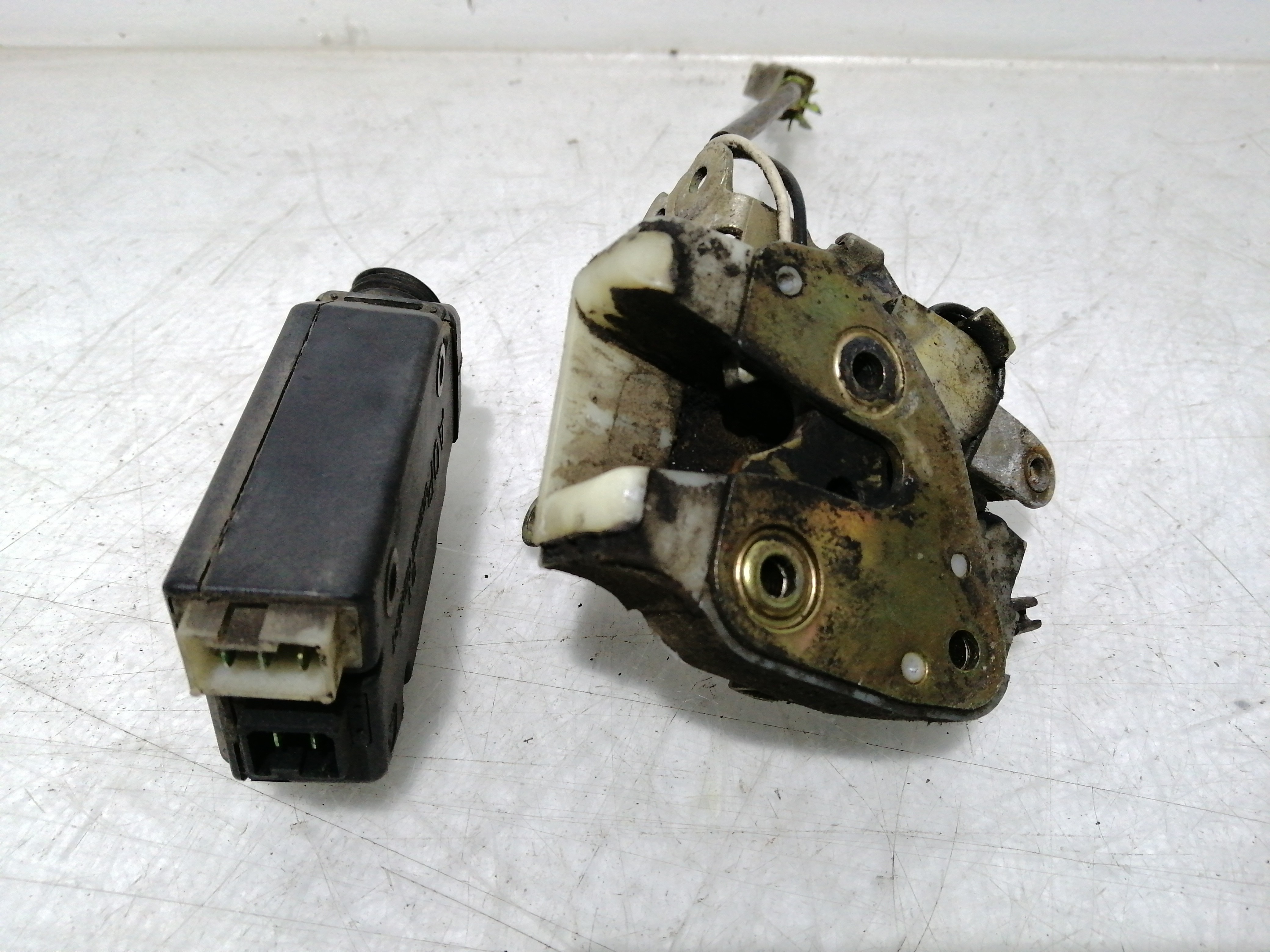 Cierre Puerta Delatera Izq. CITROEN BX (XB-_) | 82 - 94 Imagem-2