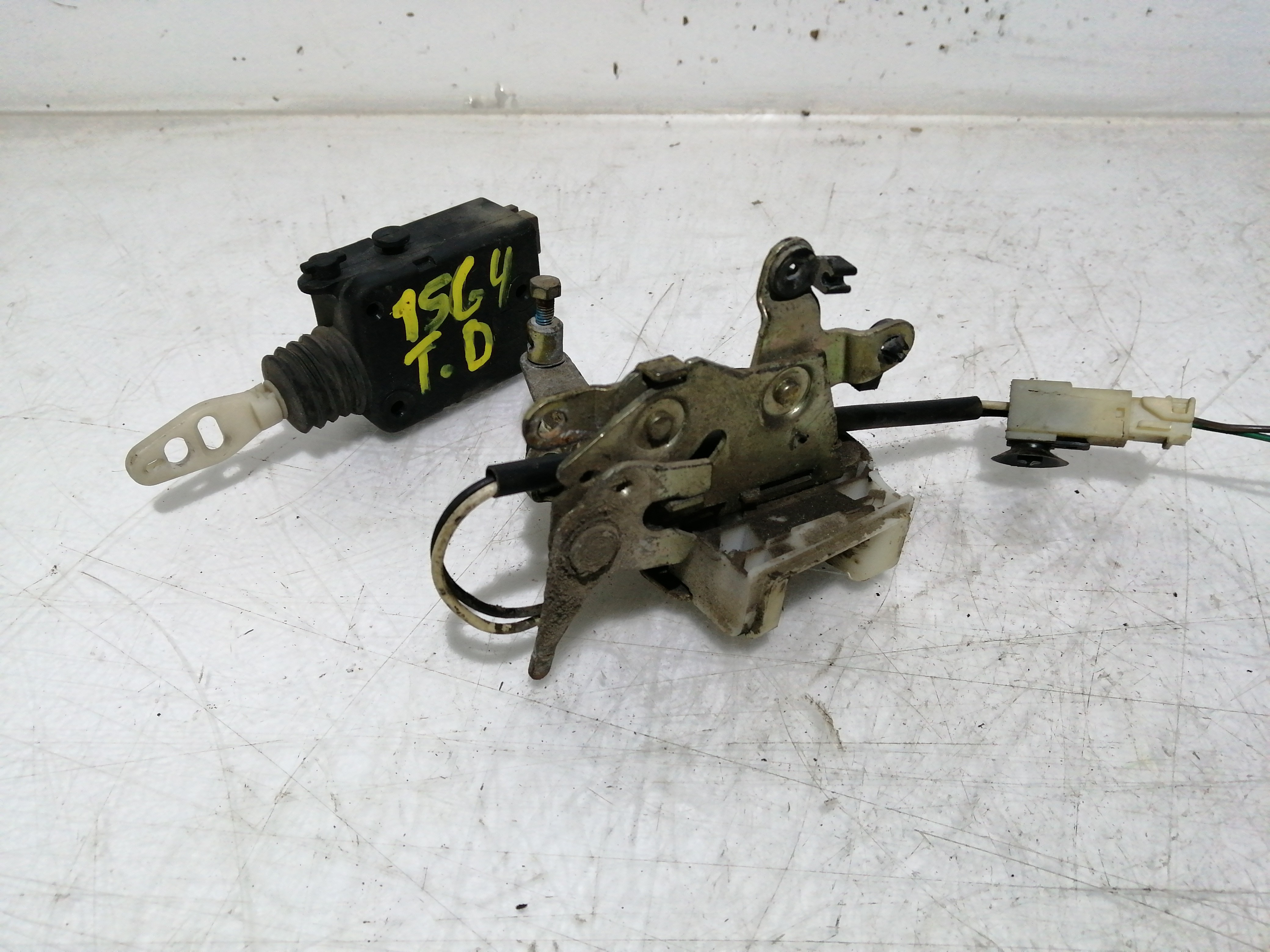 Fecho da Porta Trás Direito CITROEN BX (XB-_) | 82 - 94 Imagem-1