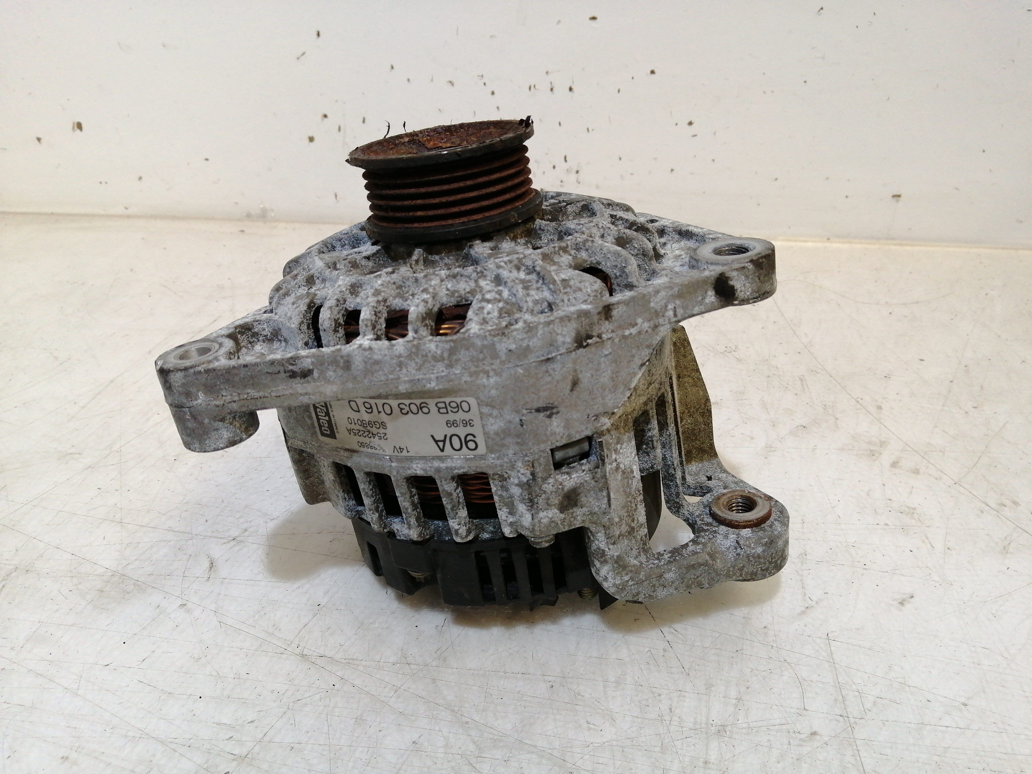 Alternador VOLKSWAGEN PASSAT Variant (3B5) | 97 - 01 Imagem-1