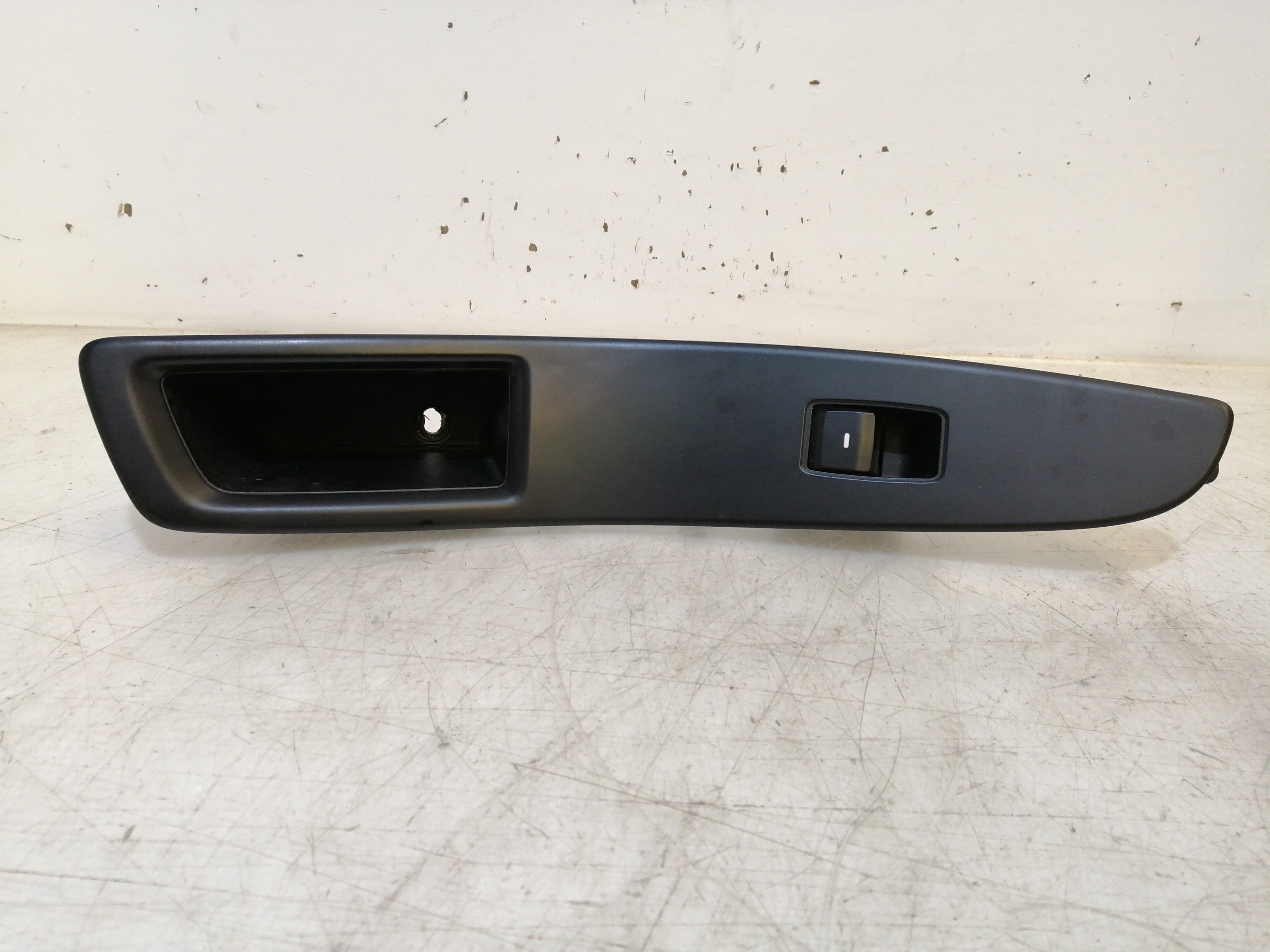 Interruptor Vidros Tras Esquerdo HYUNDAI i20 (GB, IB) | 14 - 