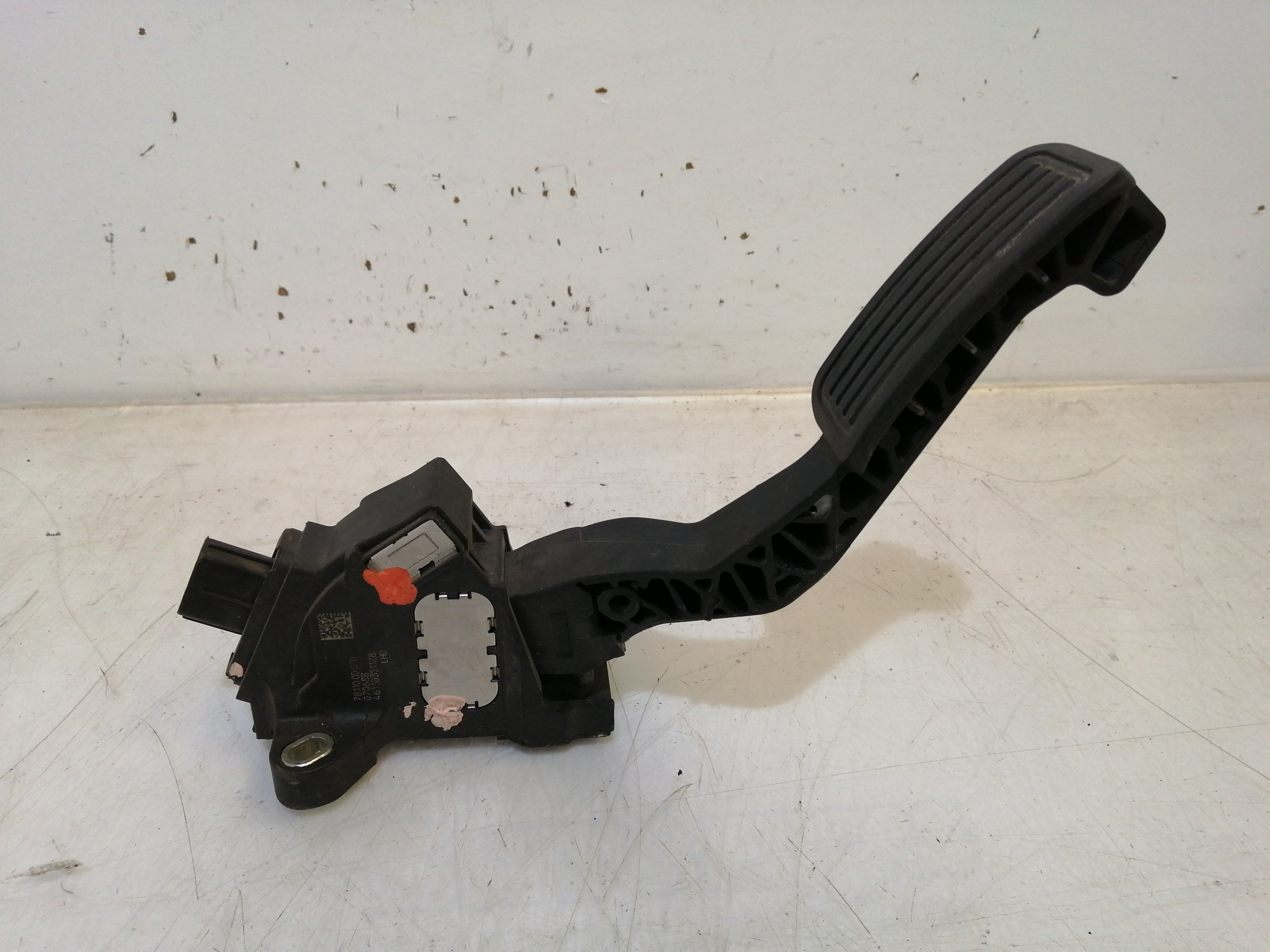 Pedal acelerador TOYOTA YARIS (_P9_) | 05 - 14