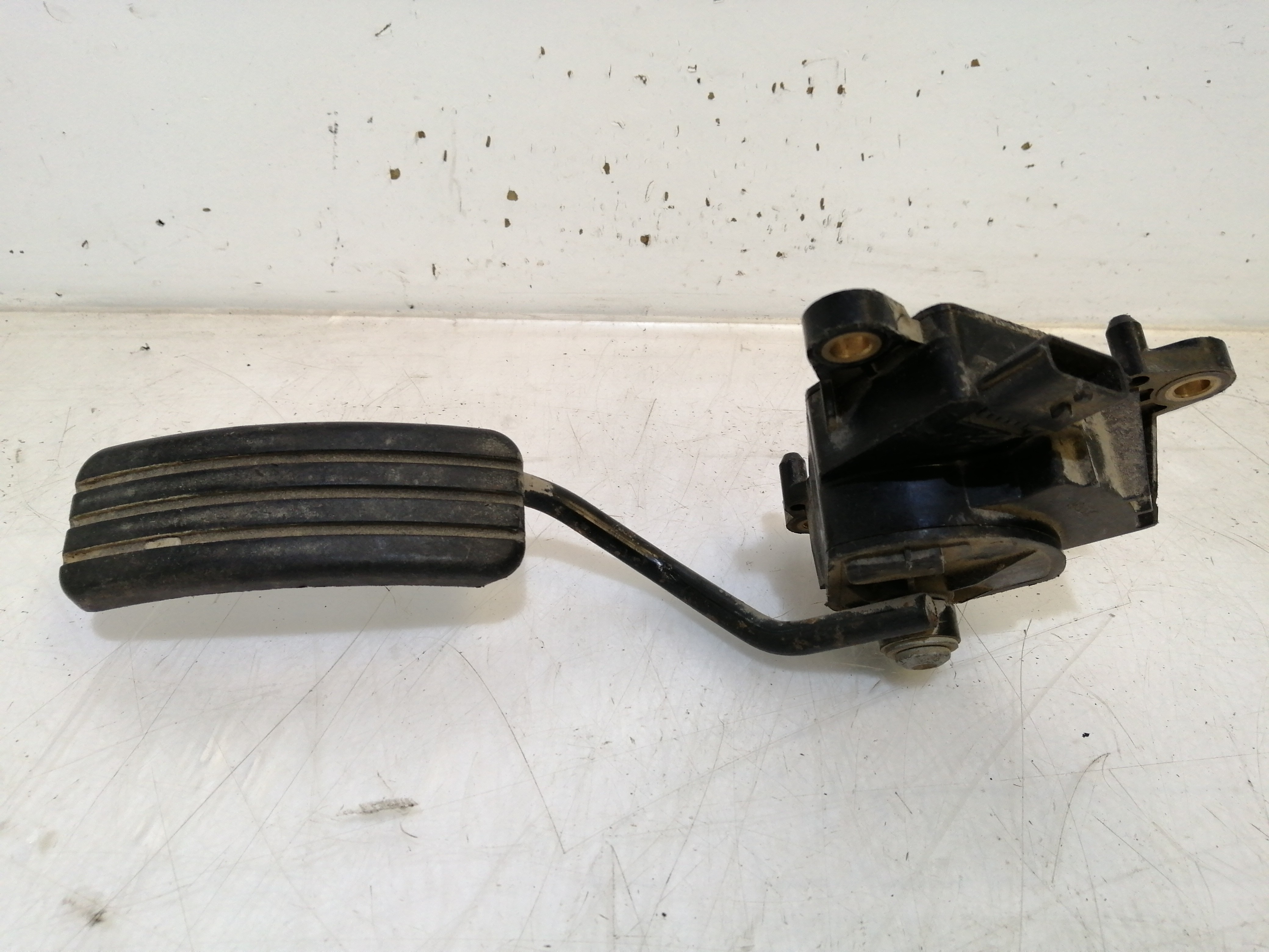 Pedal acelerador TOYOTA AVENSIS três volumes (_T25_) | 03 - 08