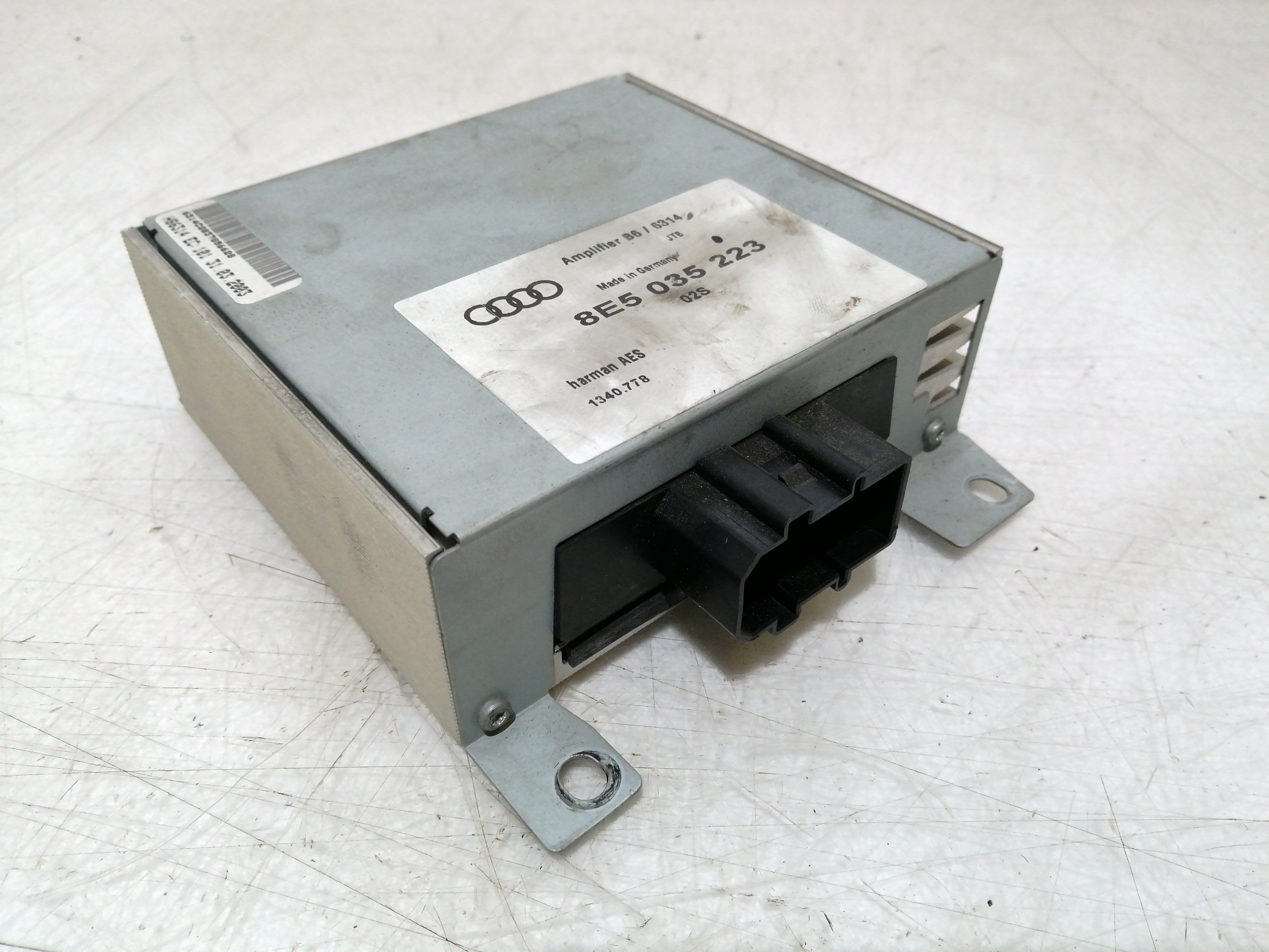 Amplificador de antena AUDI A4 (8E2, B6) | 00 - 05