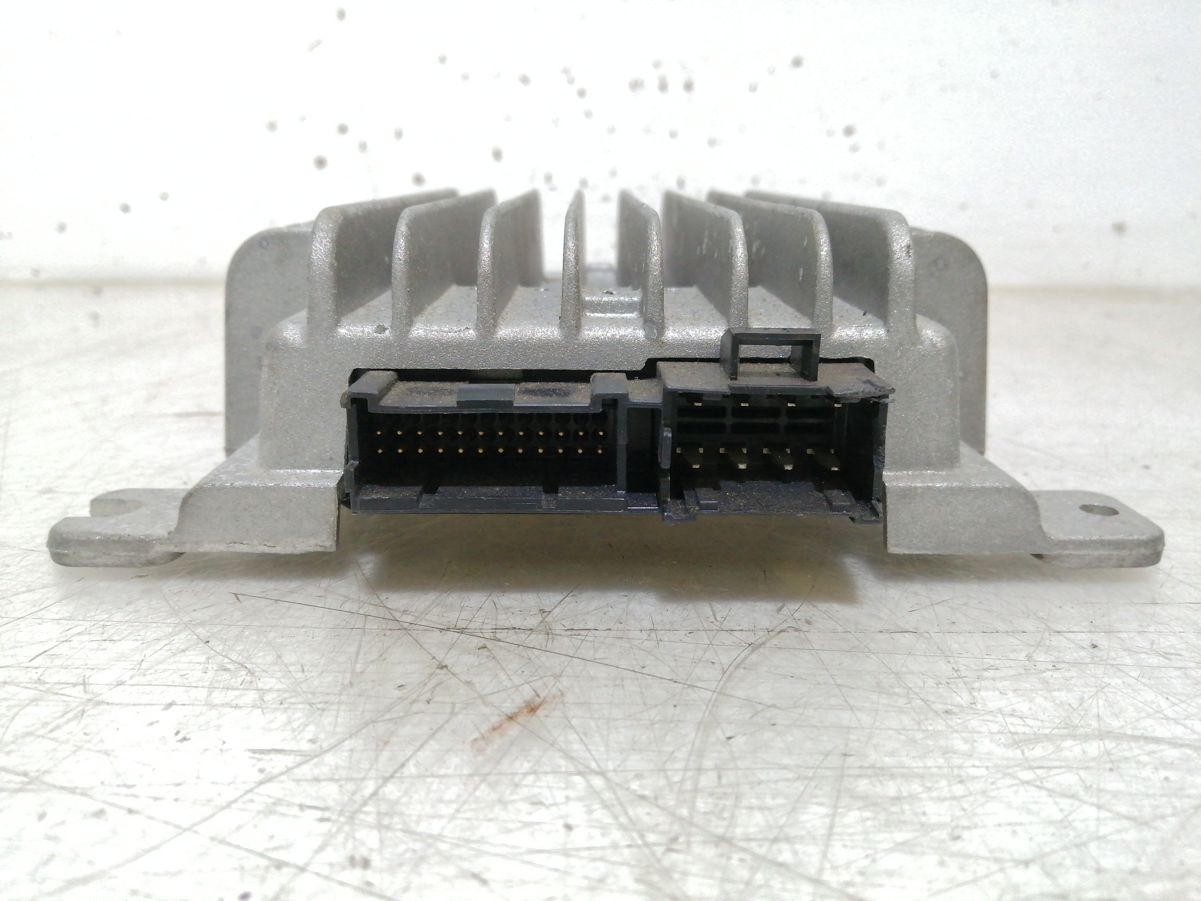 Amplificador de antena MAZDA RX-8 (SE, FE) | 03 - 12 Imagem-1