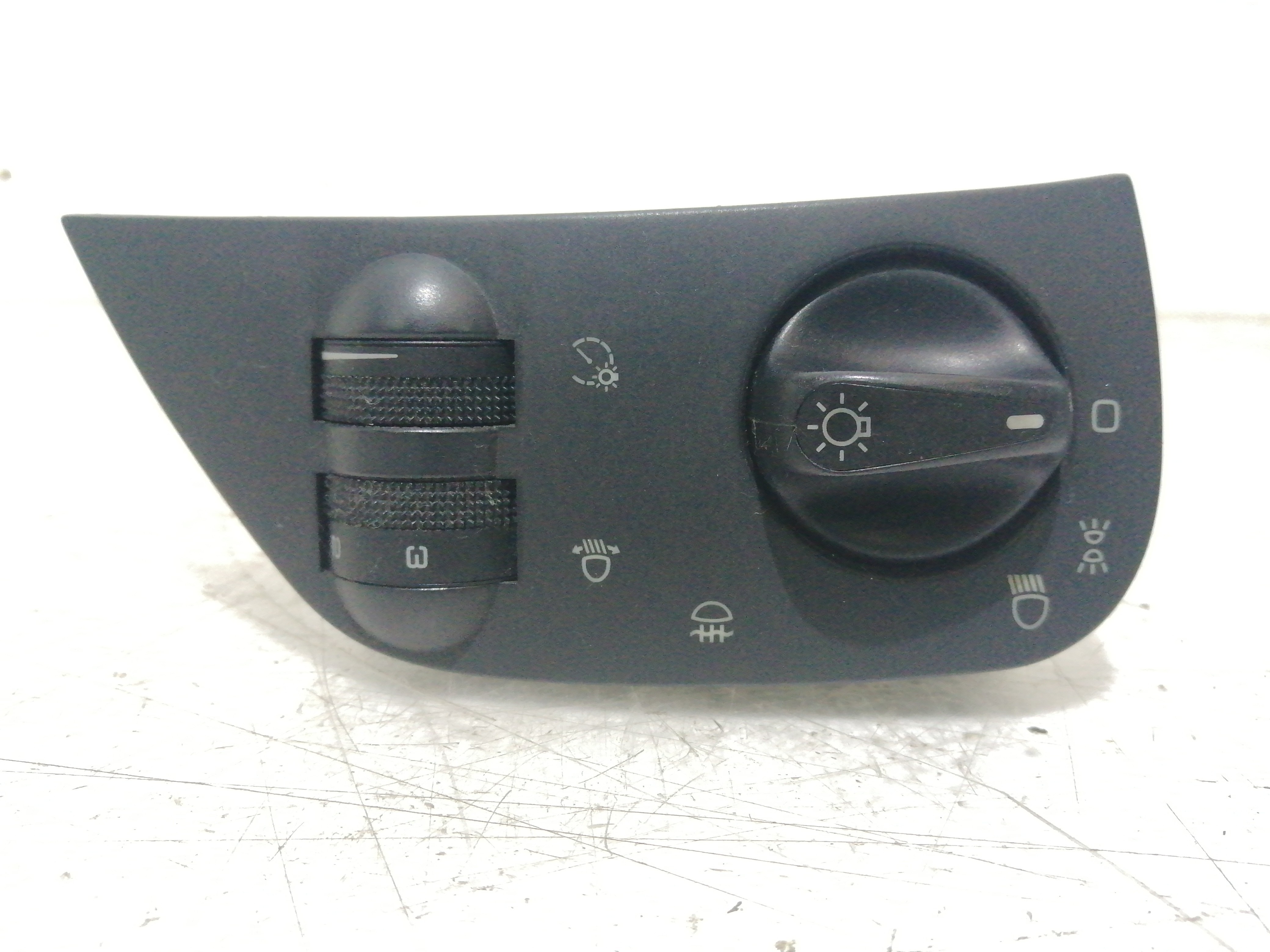 Interruptor de Luzes SEAT IBIZA II (6K1) | 93 - 02