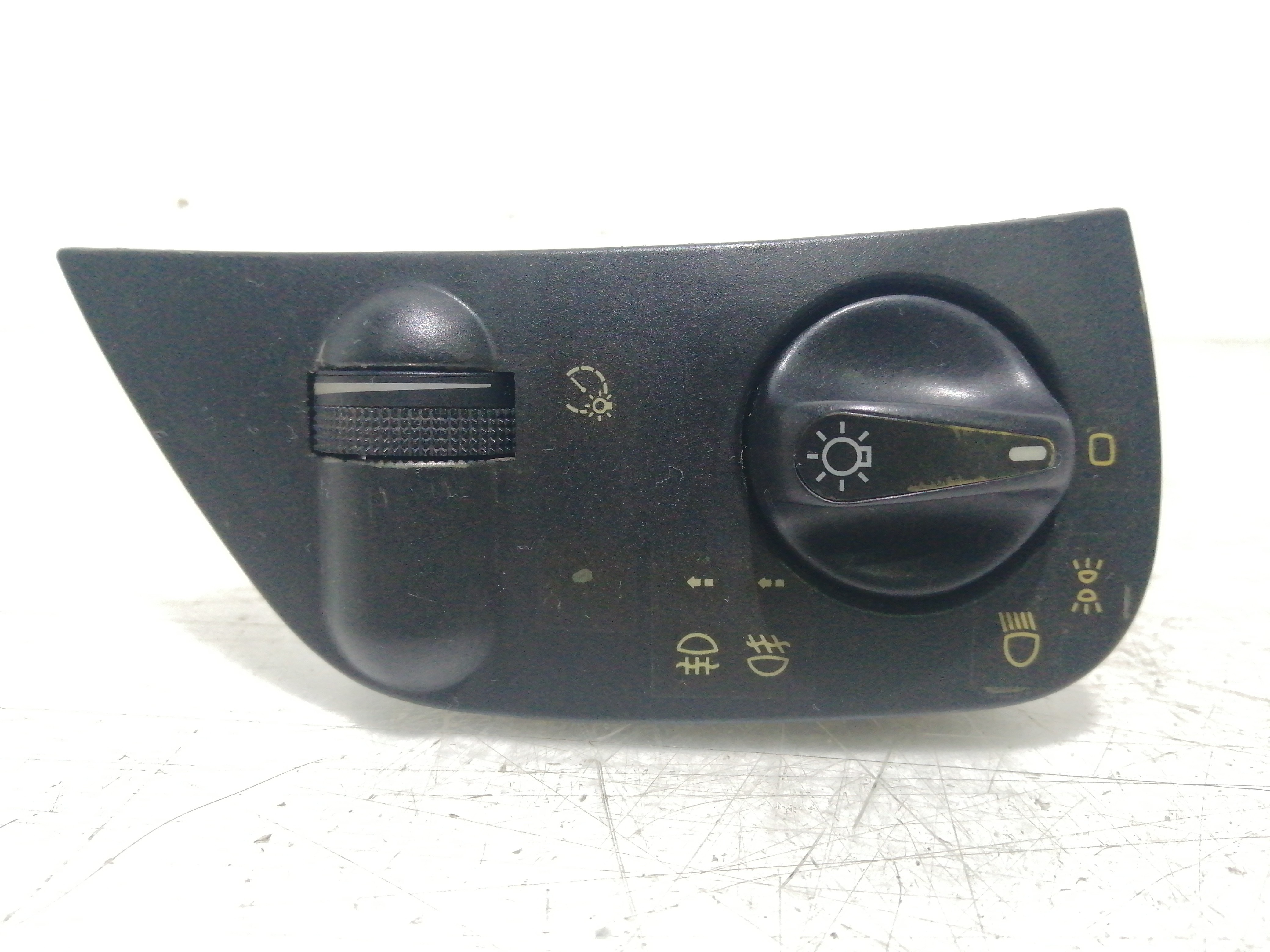 Interruptor de Luzes SEAT IBIZA II (6K1) | 93 - 02