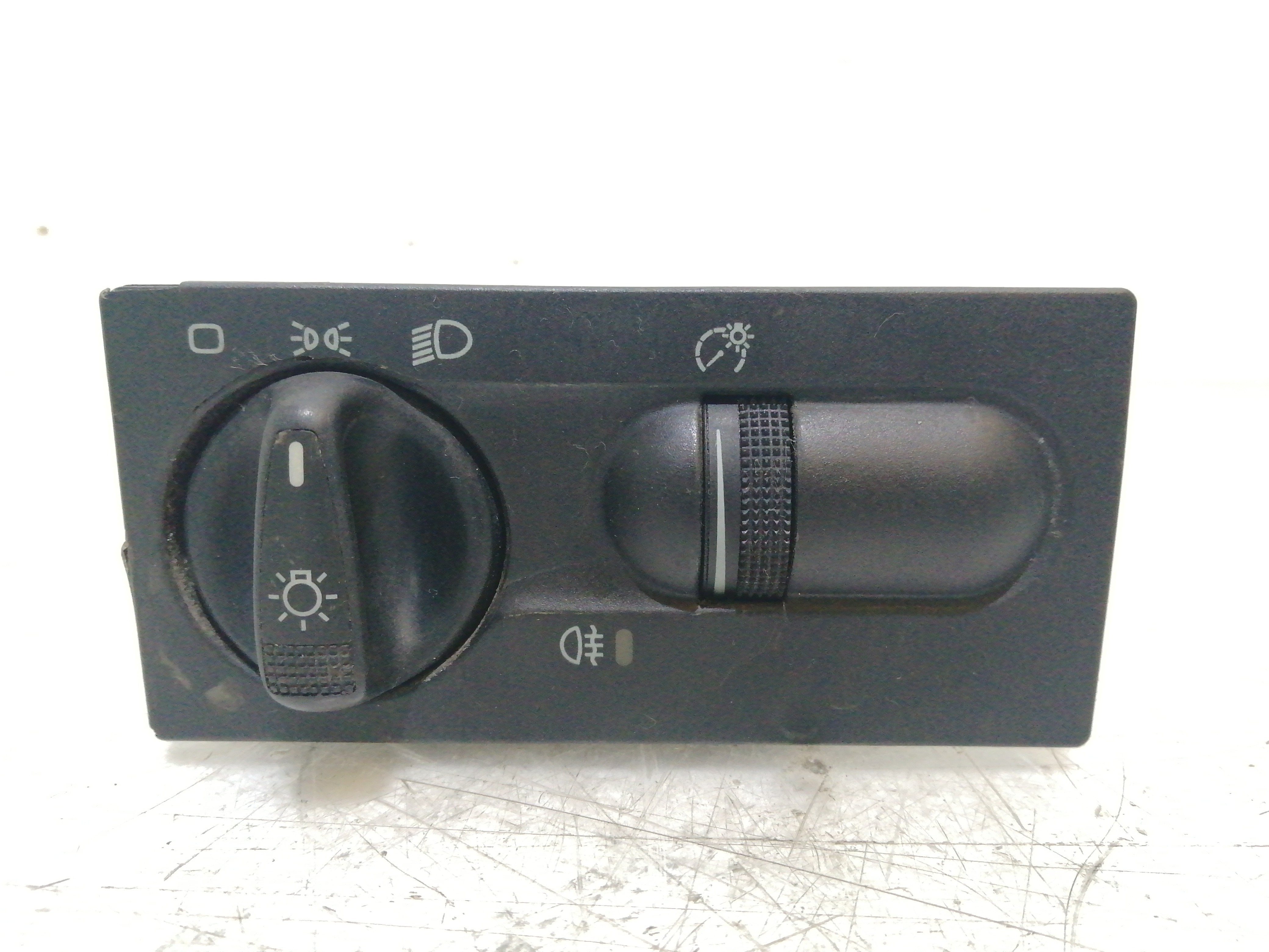 Interruptor de Luzes VOLKSWAGEN GOLF III (1H1) | 91 - 98