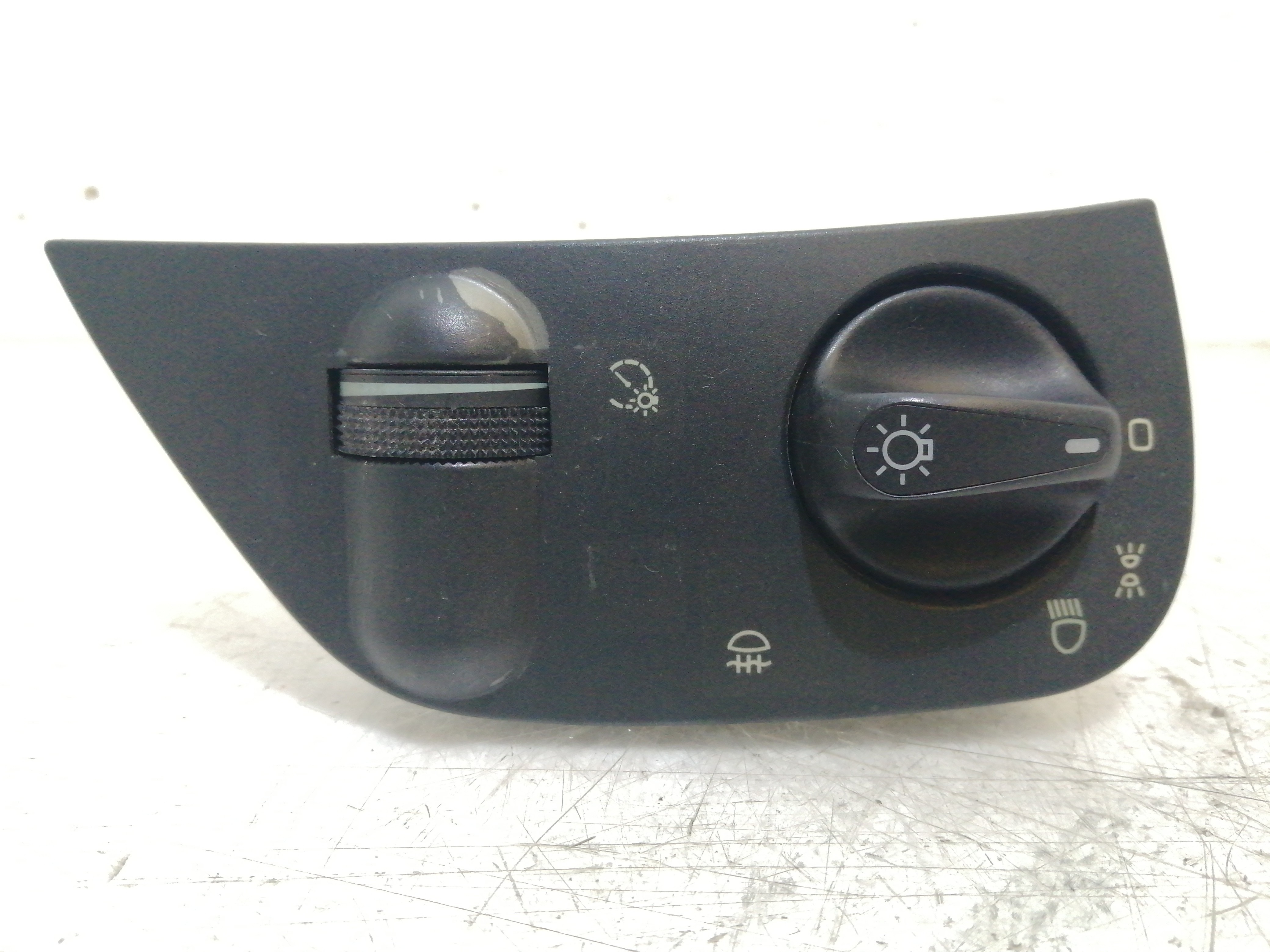 Interruptor de Luzes VOLKSWAGEN POLO (6N1) | 94 - 99