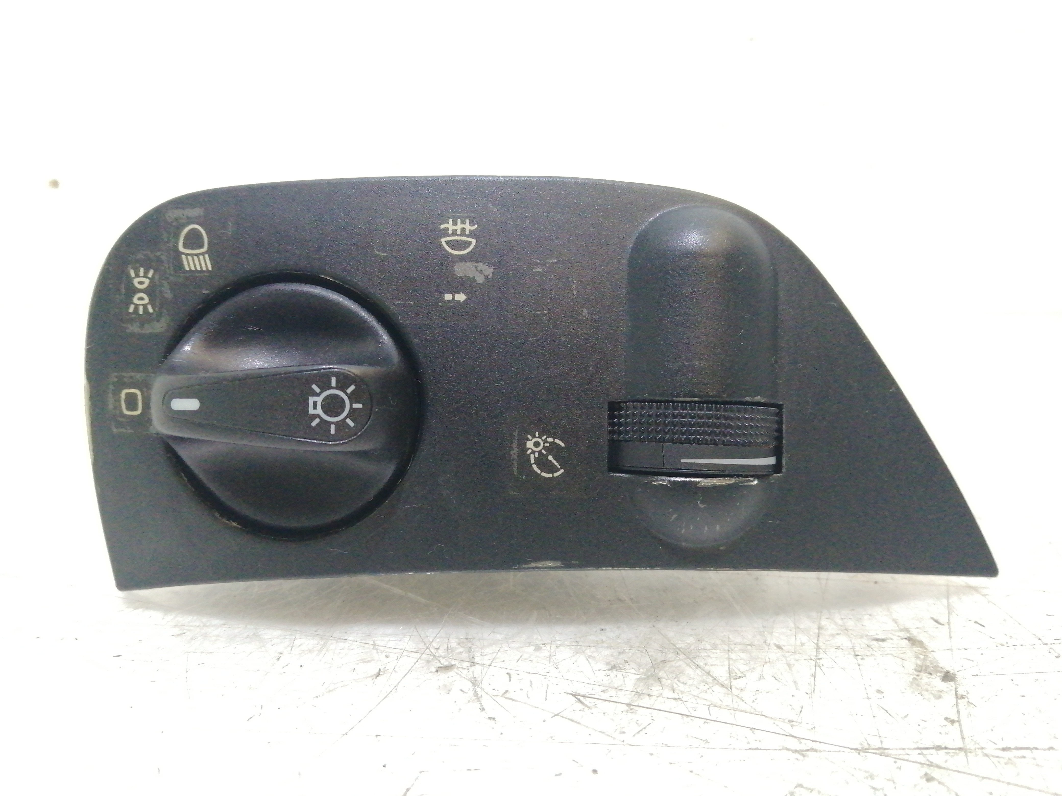 Interruptor de Luzes SEAT IBIZA II (6K1) | 93 - 02