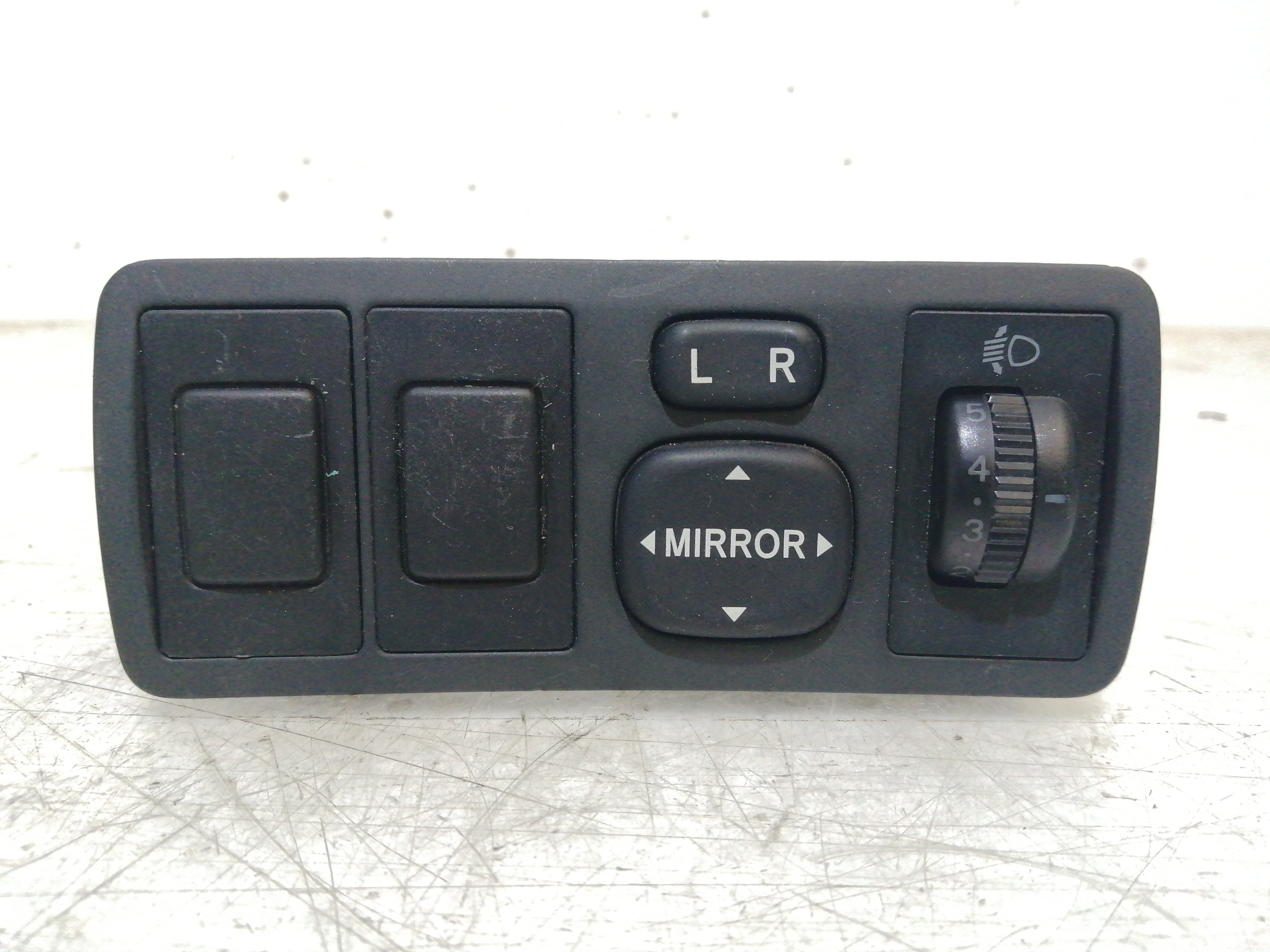 Interruptor dos Espelhos TOYOTA AVENSIS três volumes (_T25_) | 03 - 08