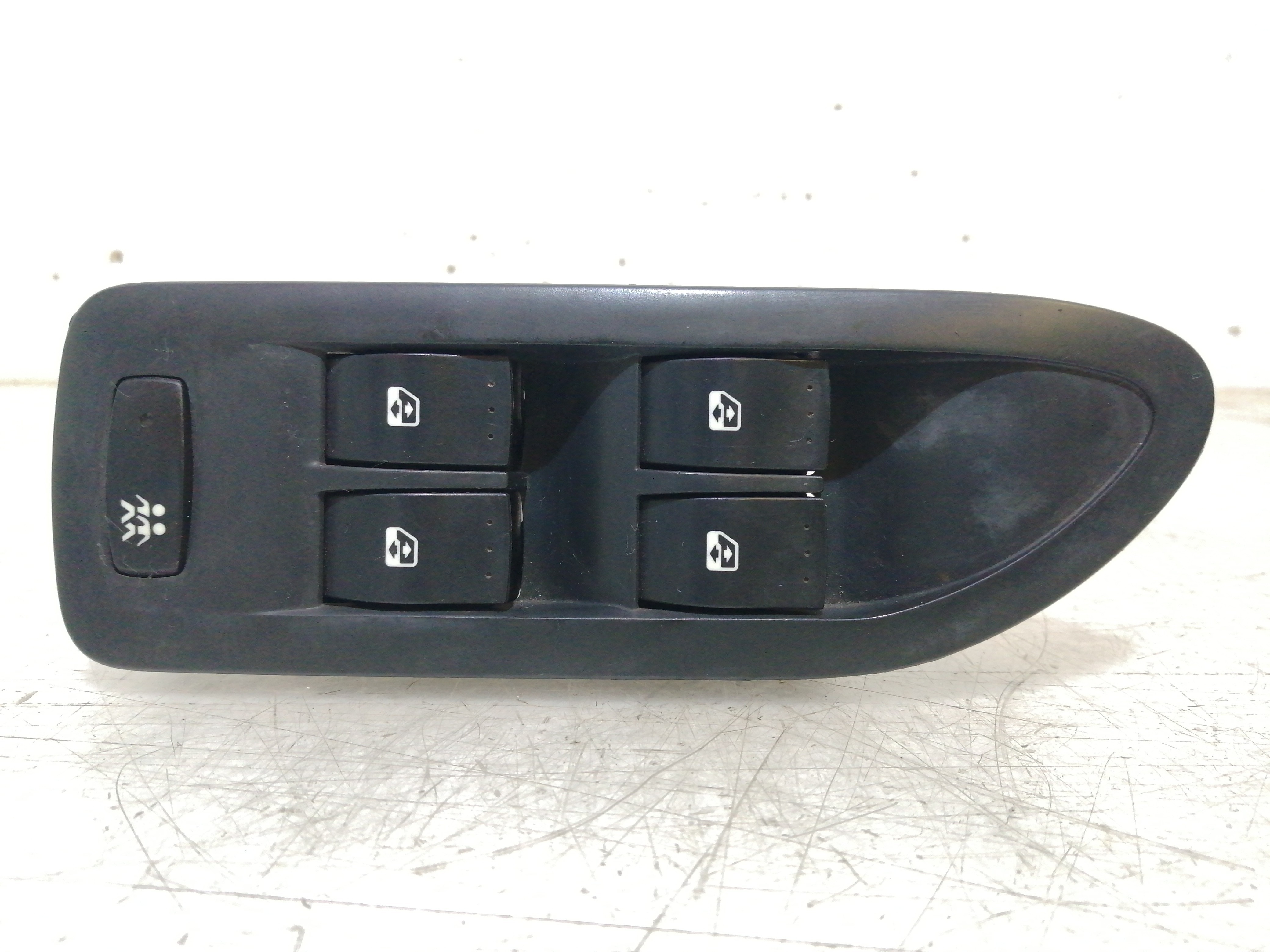 Interruptor Vidros Frente Esquerdo RENAULT LAGUNA II (BG0/1_) | 01 - 07