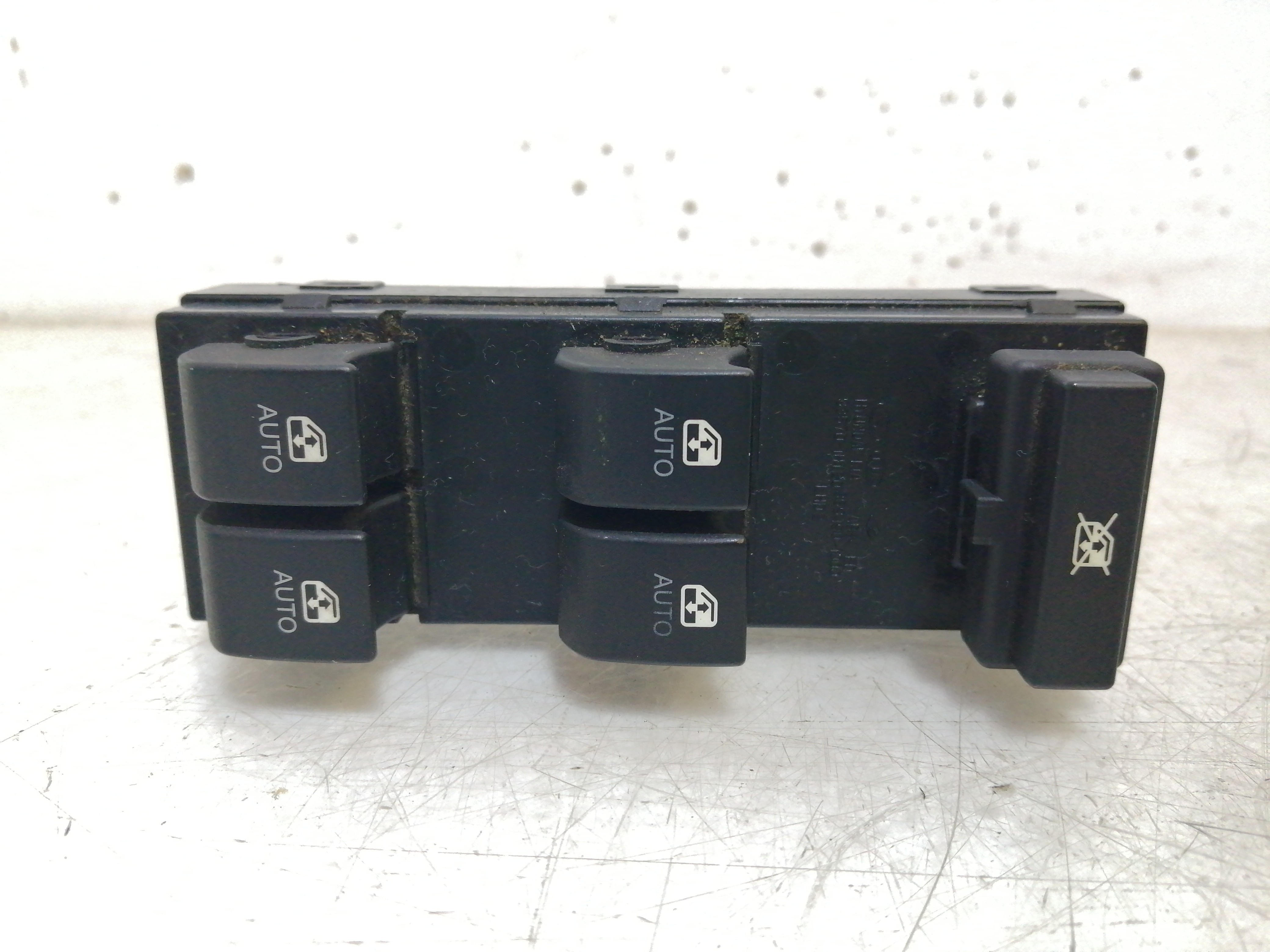 Interruptor Vidros Frente Esquerdo KIA CEED Hatchback (ED) | 06 - 12