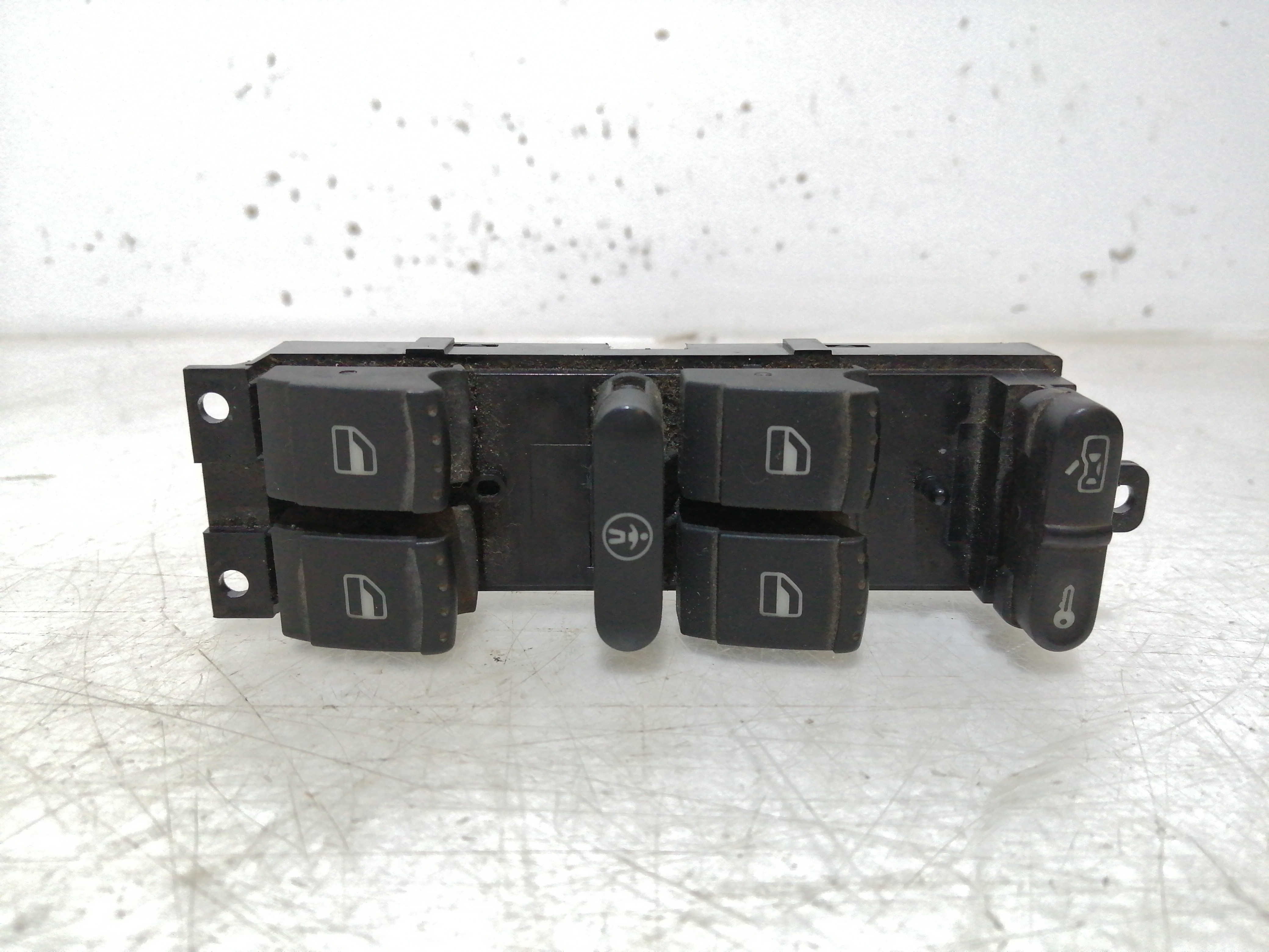 Interruptor Vidros Frente Esquerdo VOLKSWAGEN PASSAT (3B2) | 96 - 01