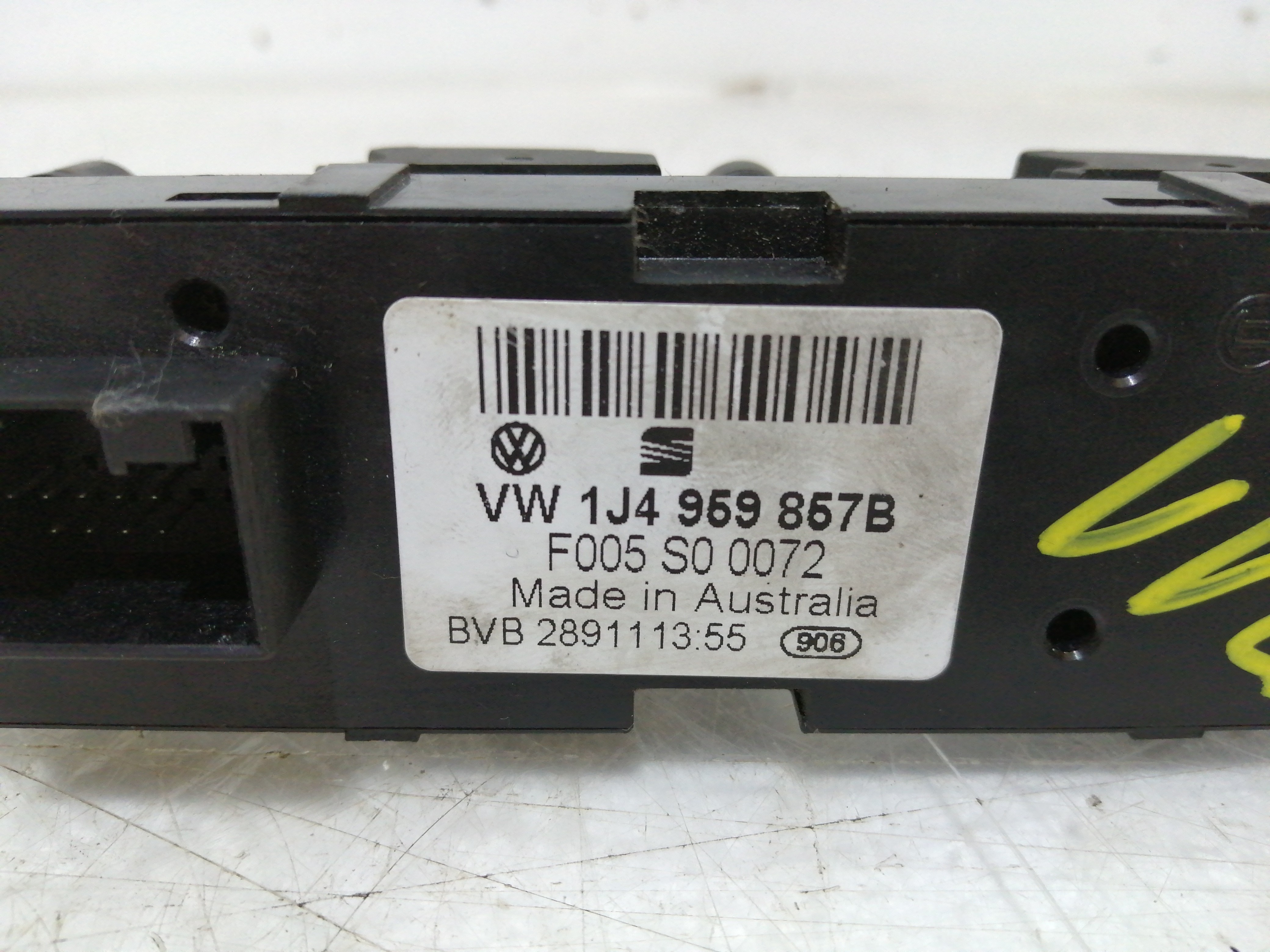 Interruptor Vidros Frente Esquerdo VOLKSWAGEN PASSAT (3B2) | 96 - 01 Imagem-2