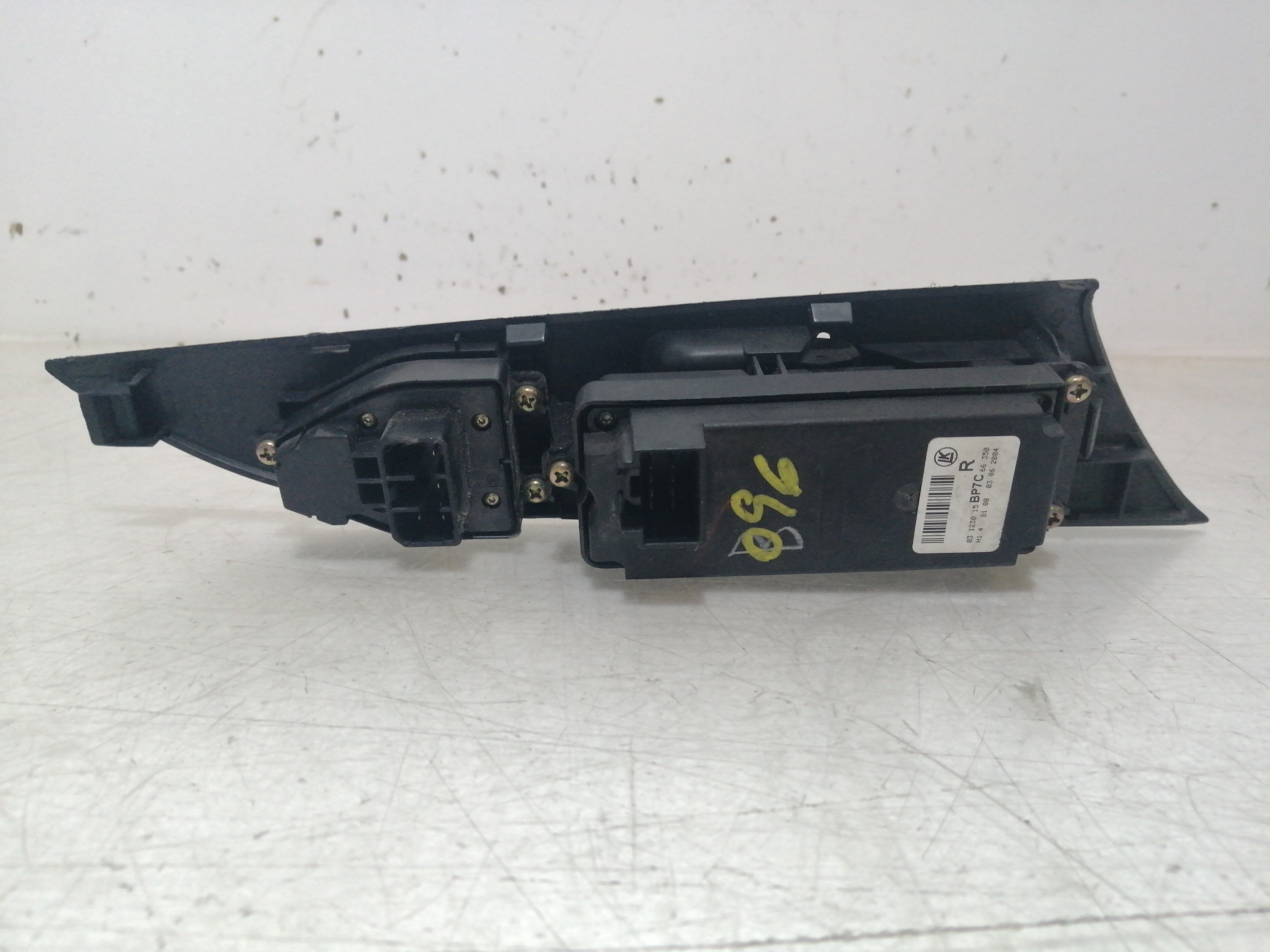 Interruptor Vidros Frente Esquerdo MAZDA 3 (BK) | 03 - 09 Imagem-1