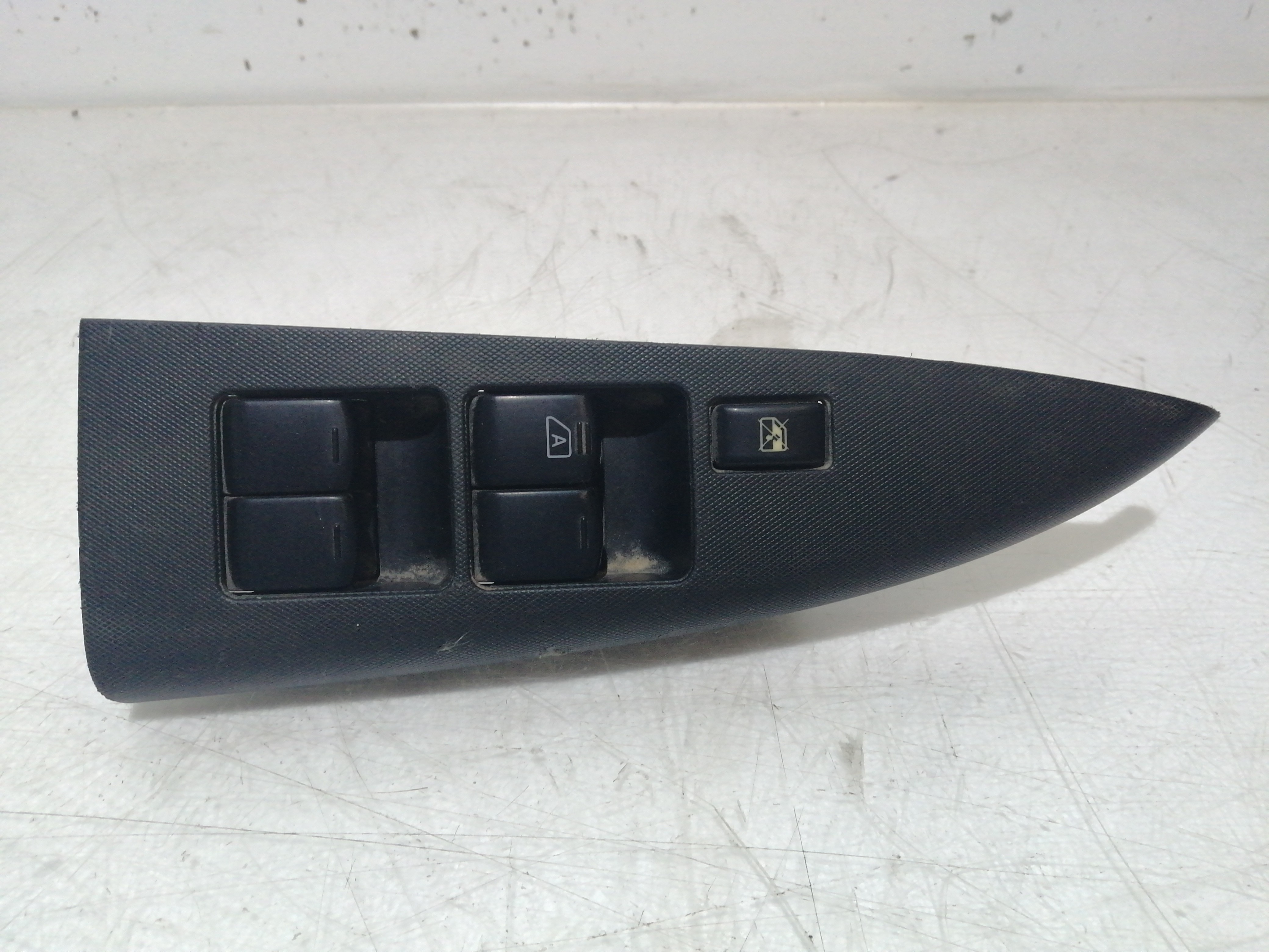 Interruptor Vidros Frente Esquerdo NISSAN NOTE (E11, NE11) | 05 - 13