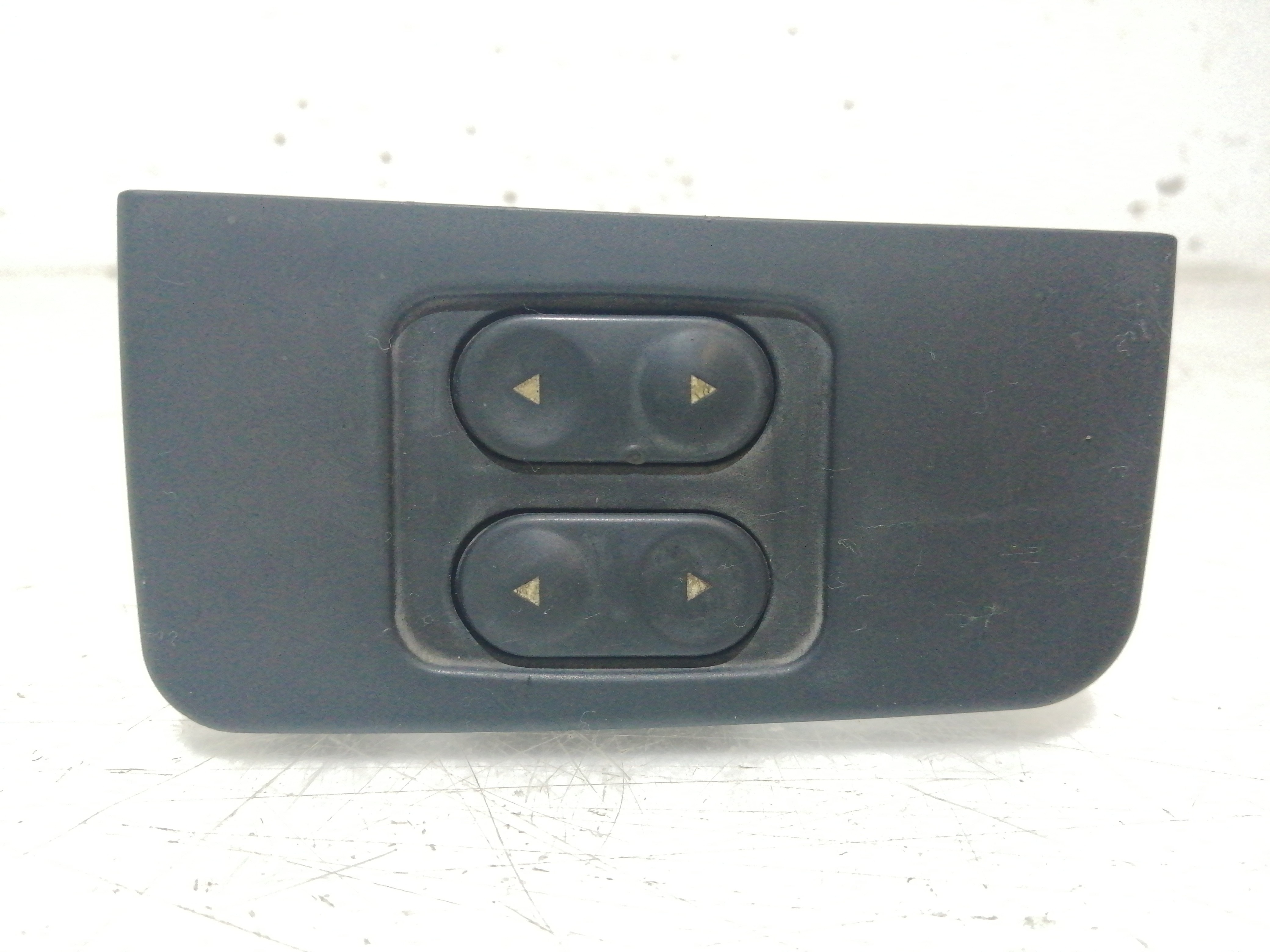 Interruptor Vidros Frente Esquerdo FIAT PUNTO (176_) | 93 - 99