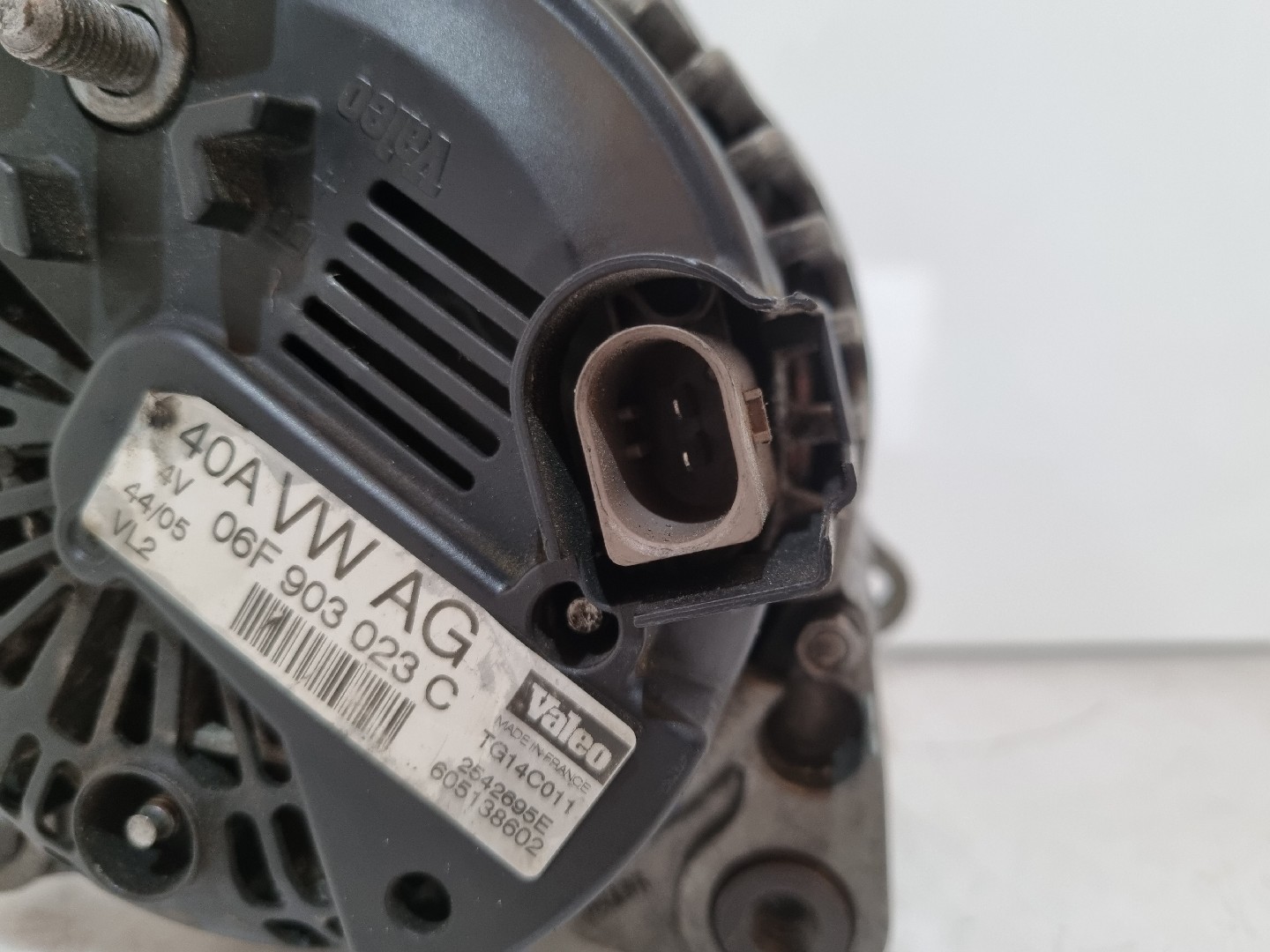 Alternador SKODA OCTAVIA II Combi (1Z5) | 04 - 13 Imagem-3